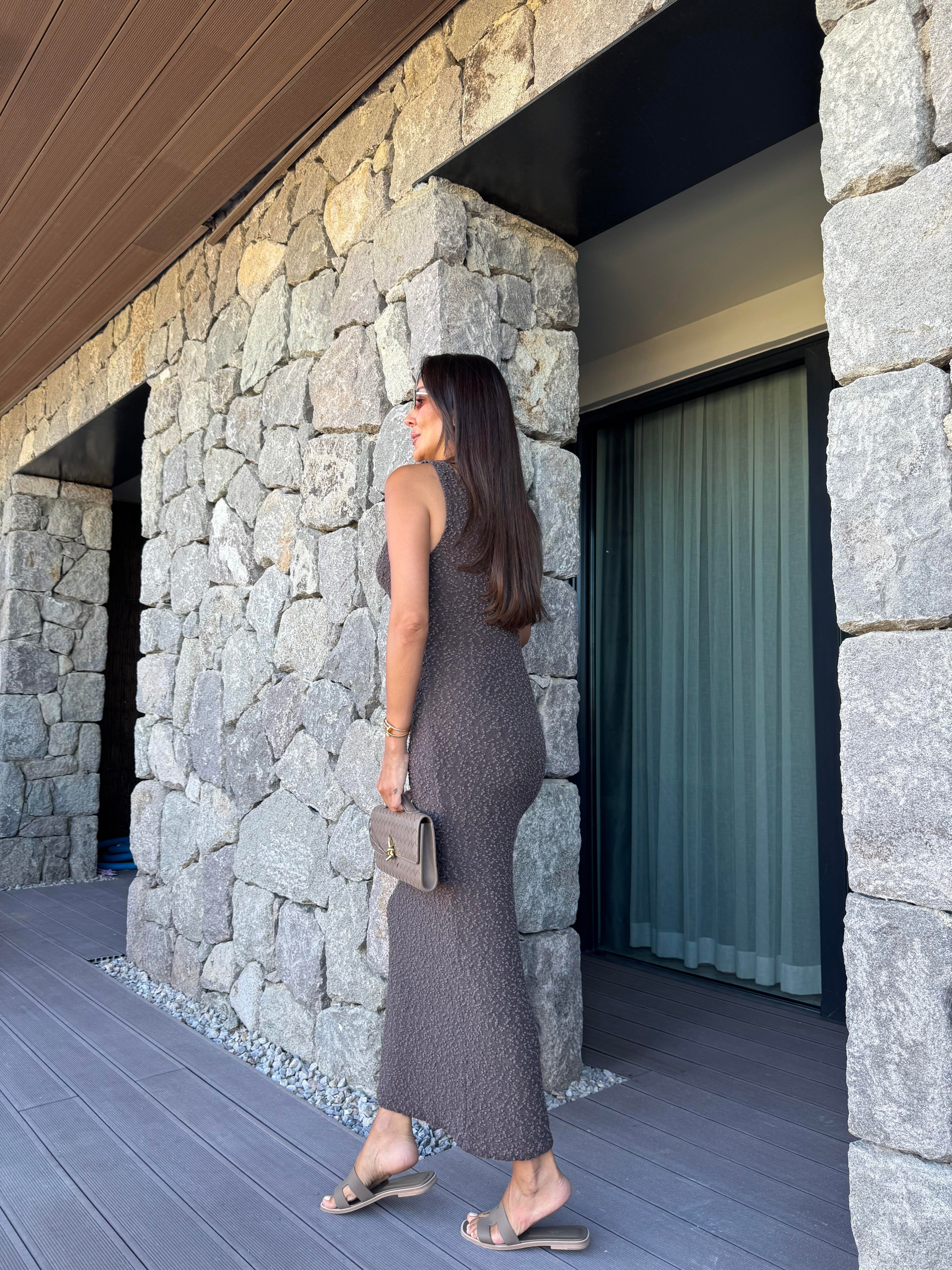 Kahve V Yaka Uzun Örme Elbise