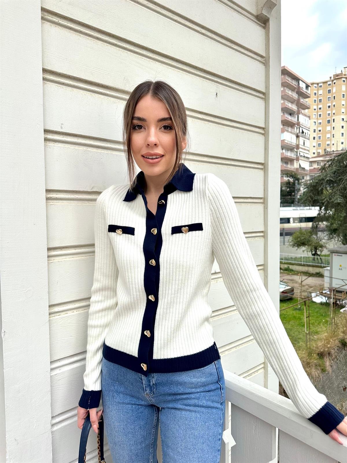 Kalın Fitilli Cepli Kalp Düğmeli Hırka Siyah-Beyaz