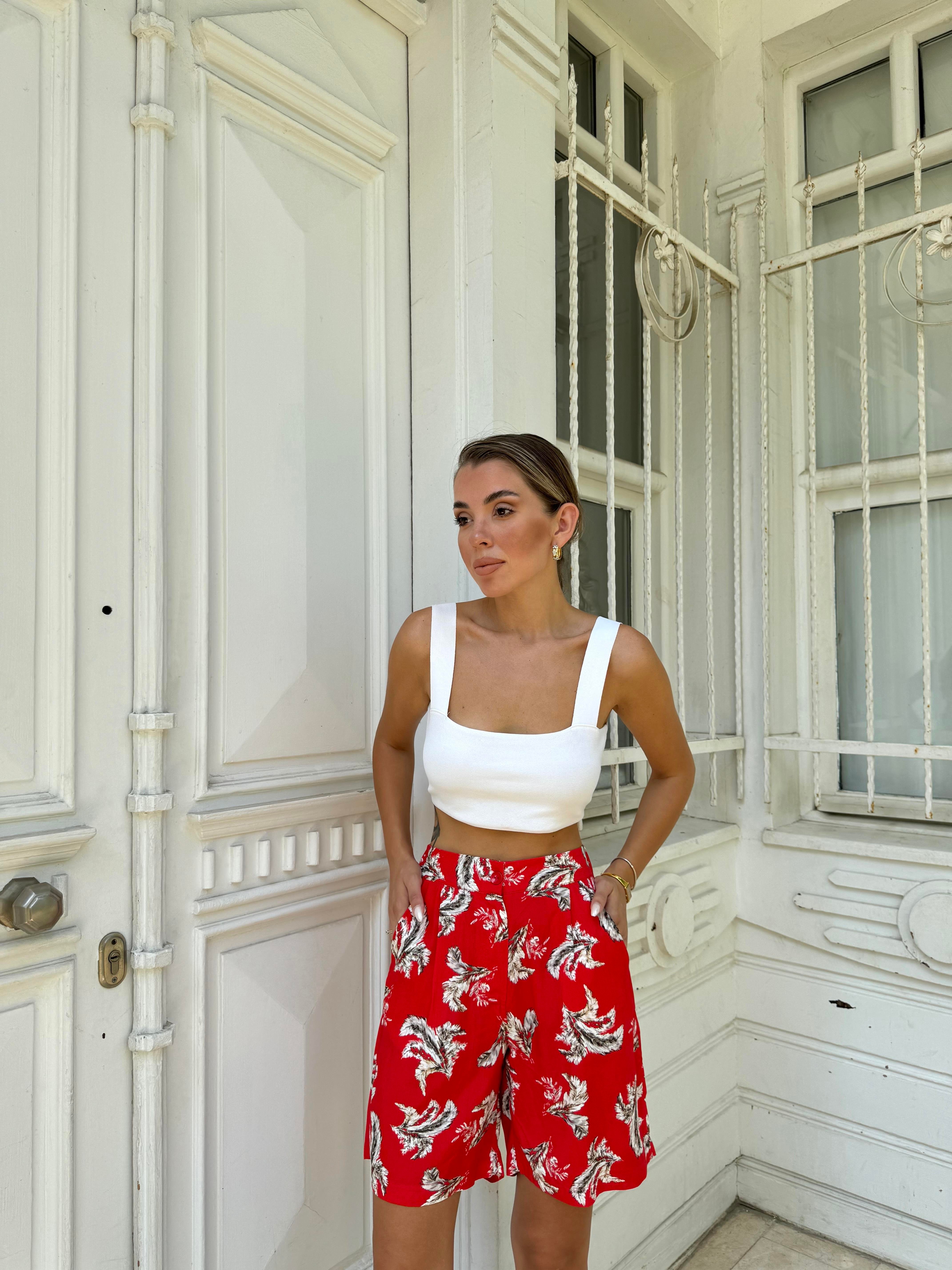 Kırmızı Beli Lastikli Bermuda Şort
