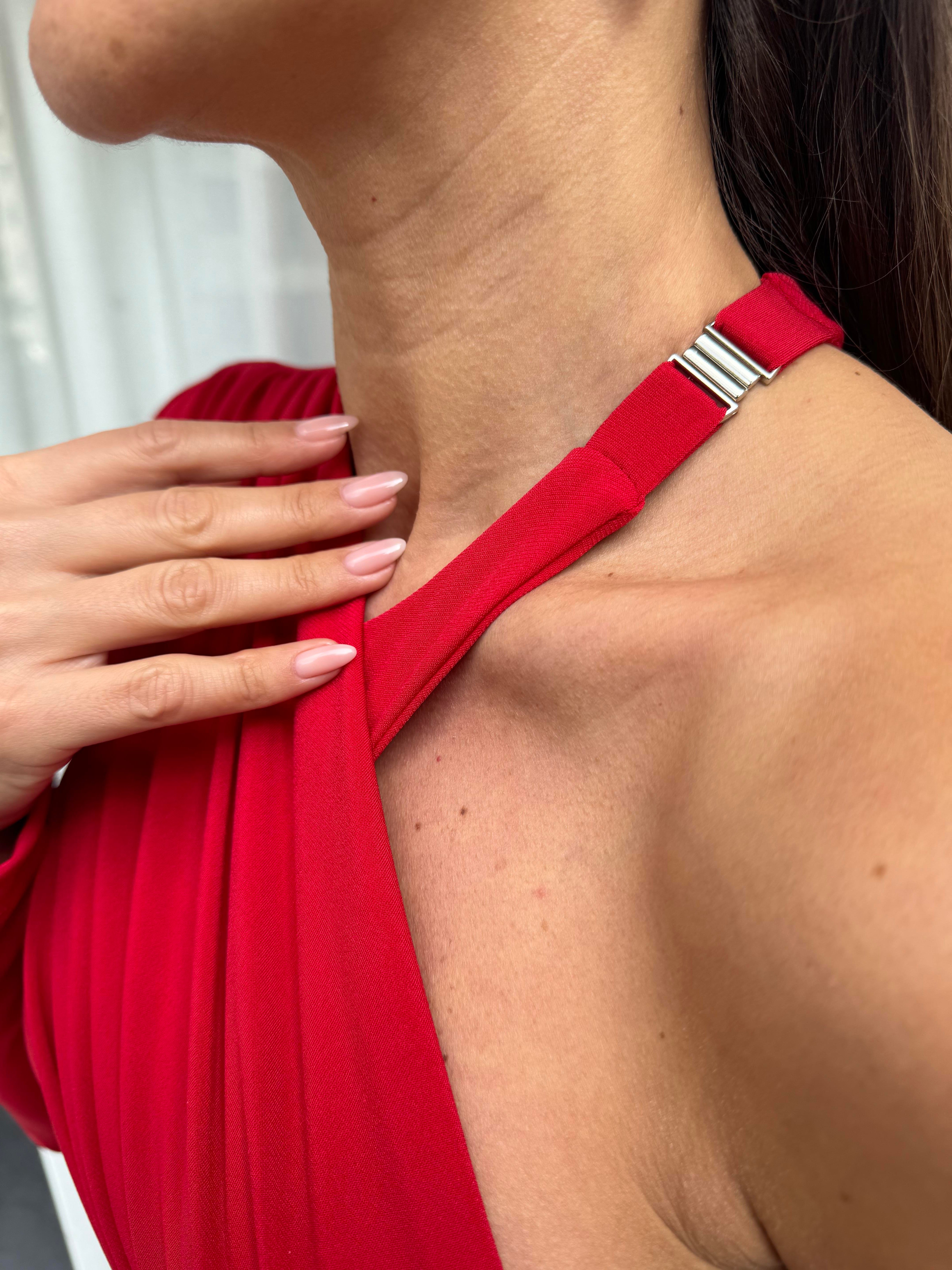 Kırmızı Boyun Detaylı Drape Bluz