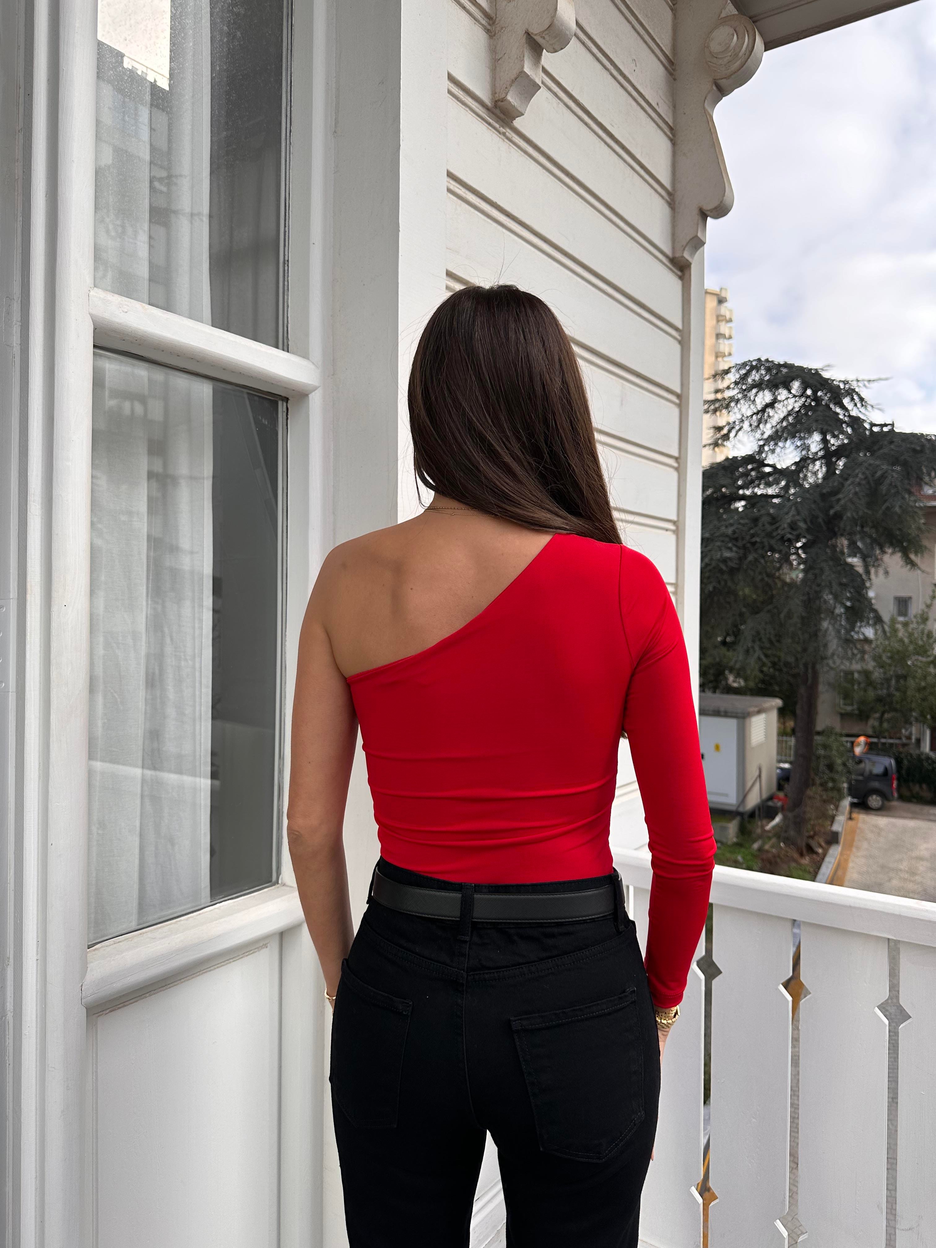 Kırmızı Gül Detay Tek Kol Bodysuit