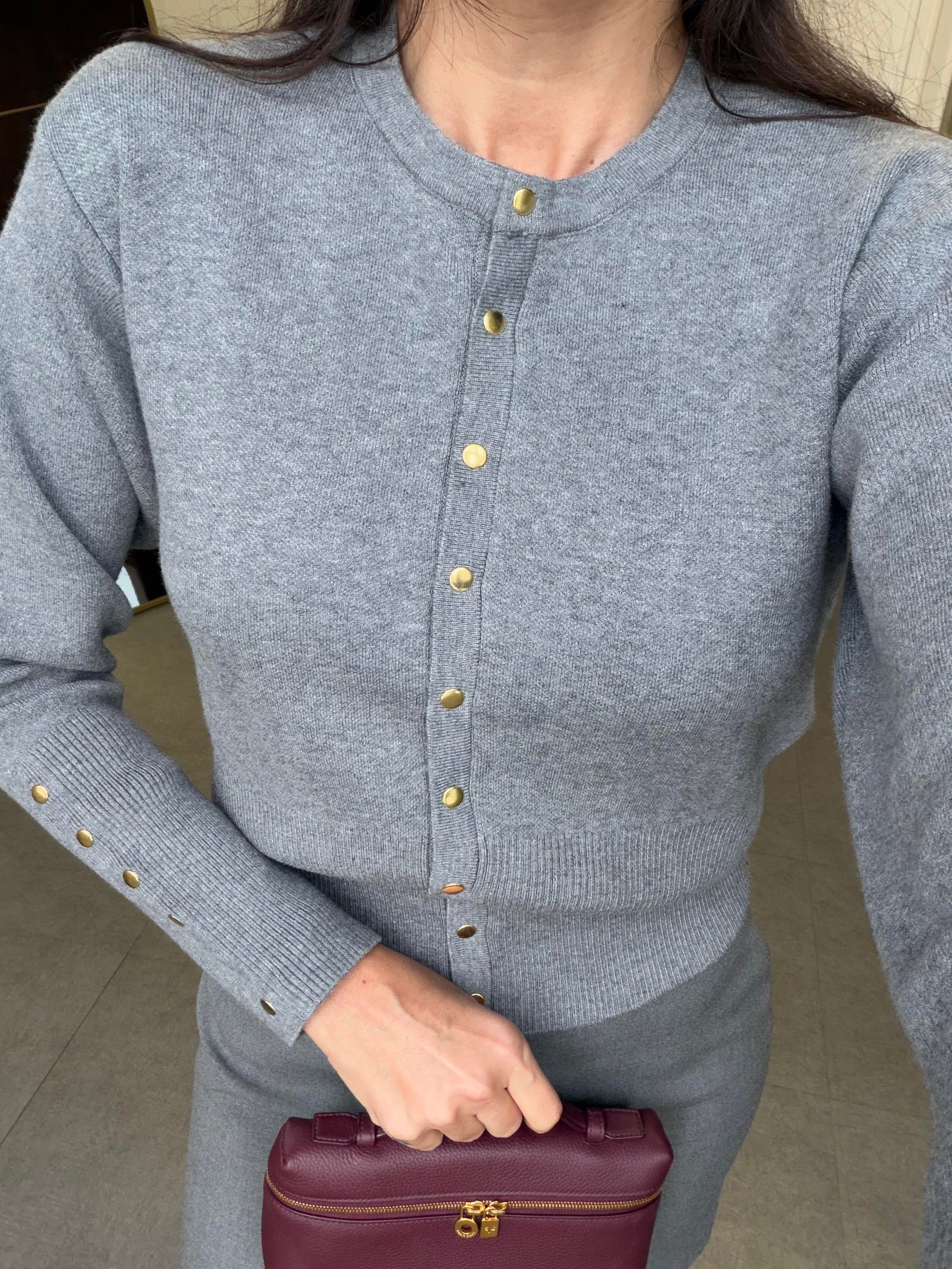 Koyu Gri Çıtçıtlı Triko Hırka