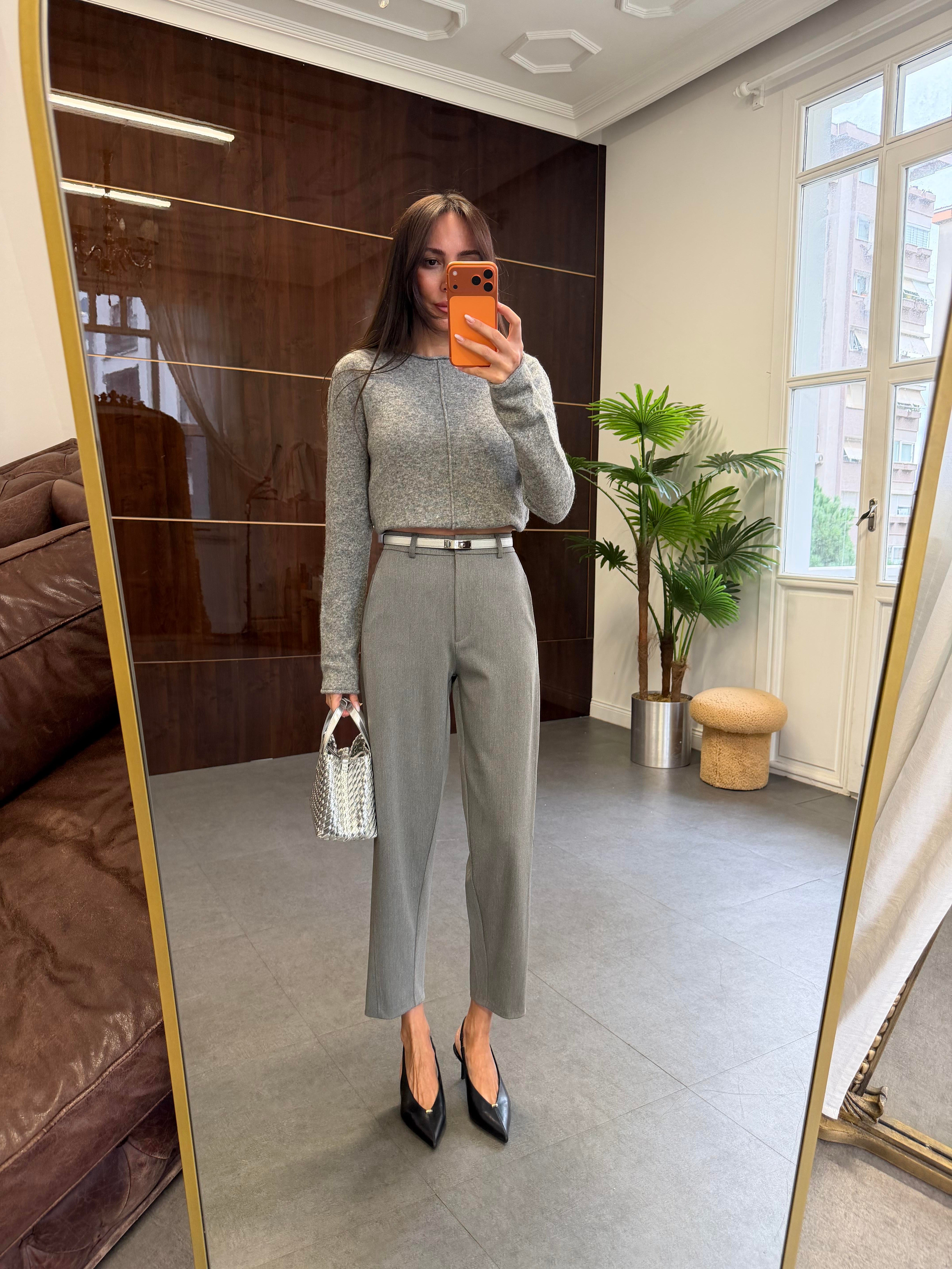 Koyu Gri Klasik Düz Kesim Pantolon