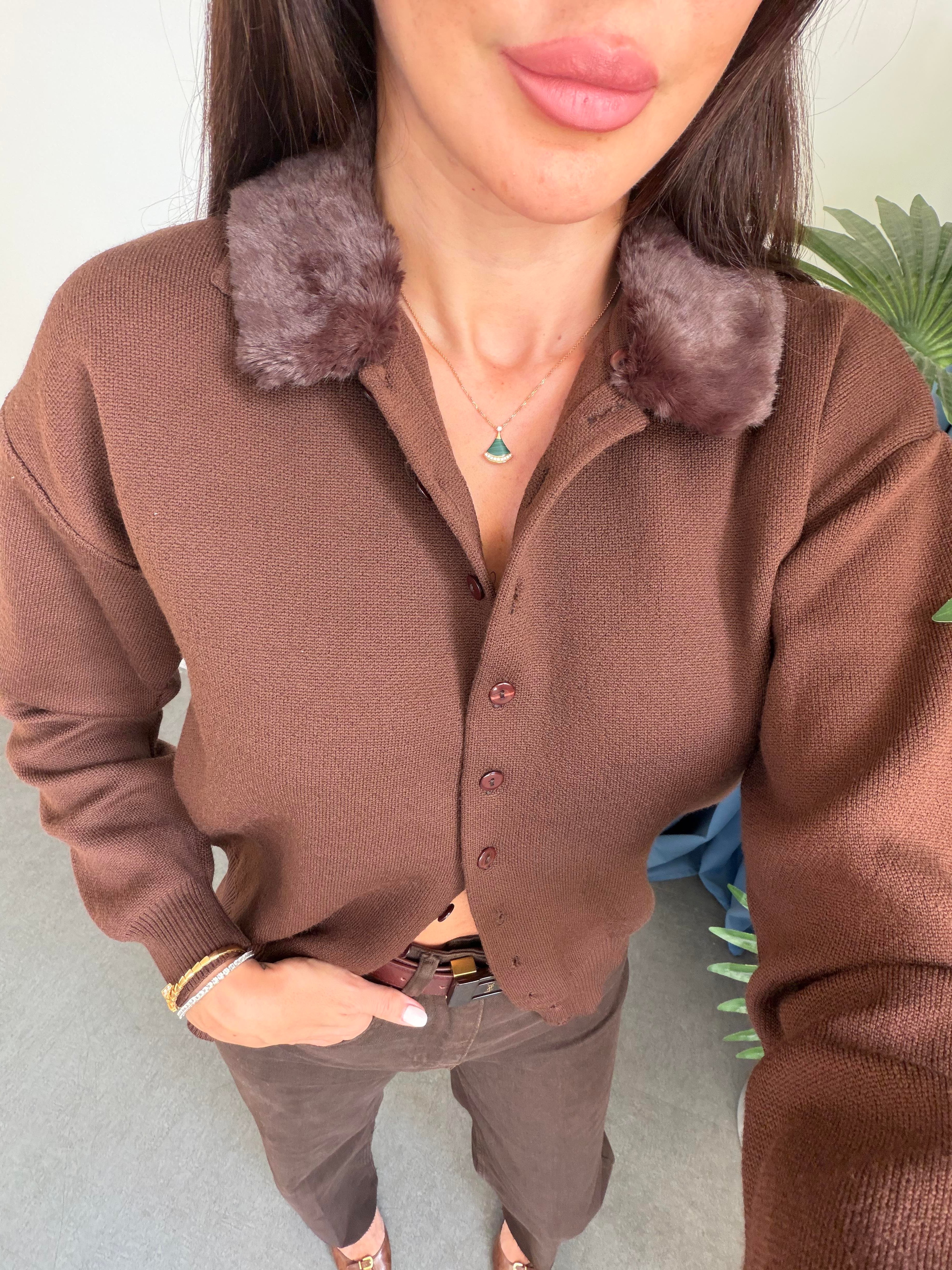 Koyu Kahve Kürk Yakalı Triko Hırka