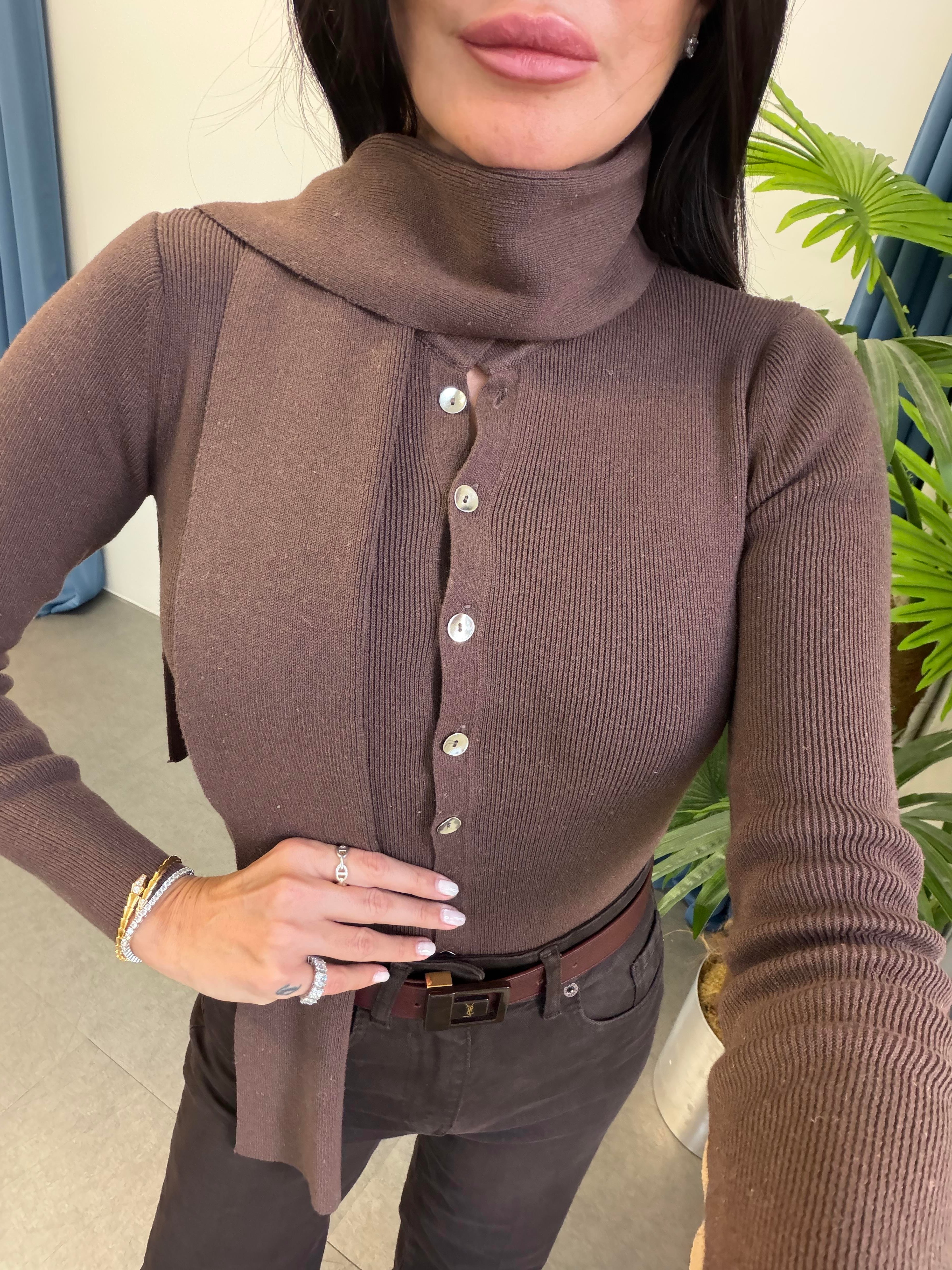 Koyu Kahve Şal Aksesuarlı Sedef Düğmeli Hırka