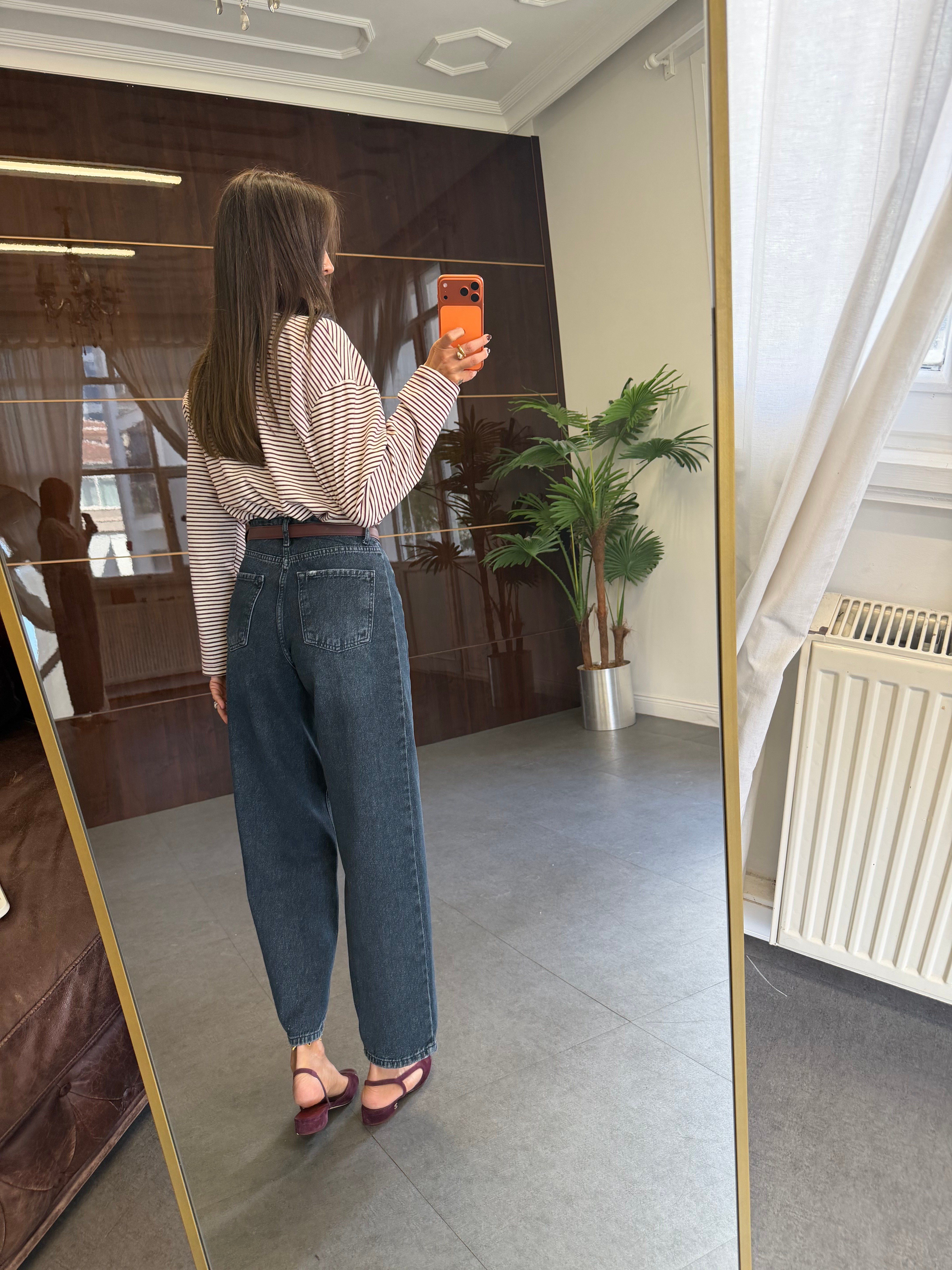 Koyu Mavi Dikiş Detaylı Balon Mom Jean Pantolon