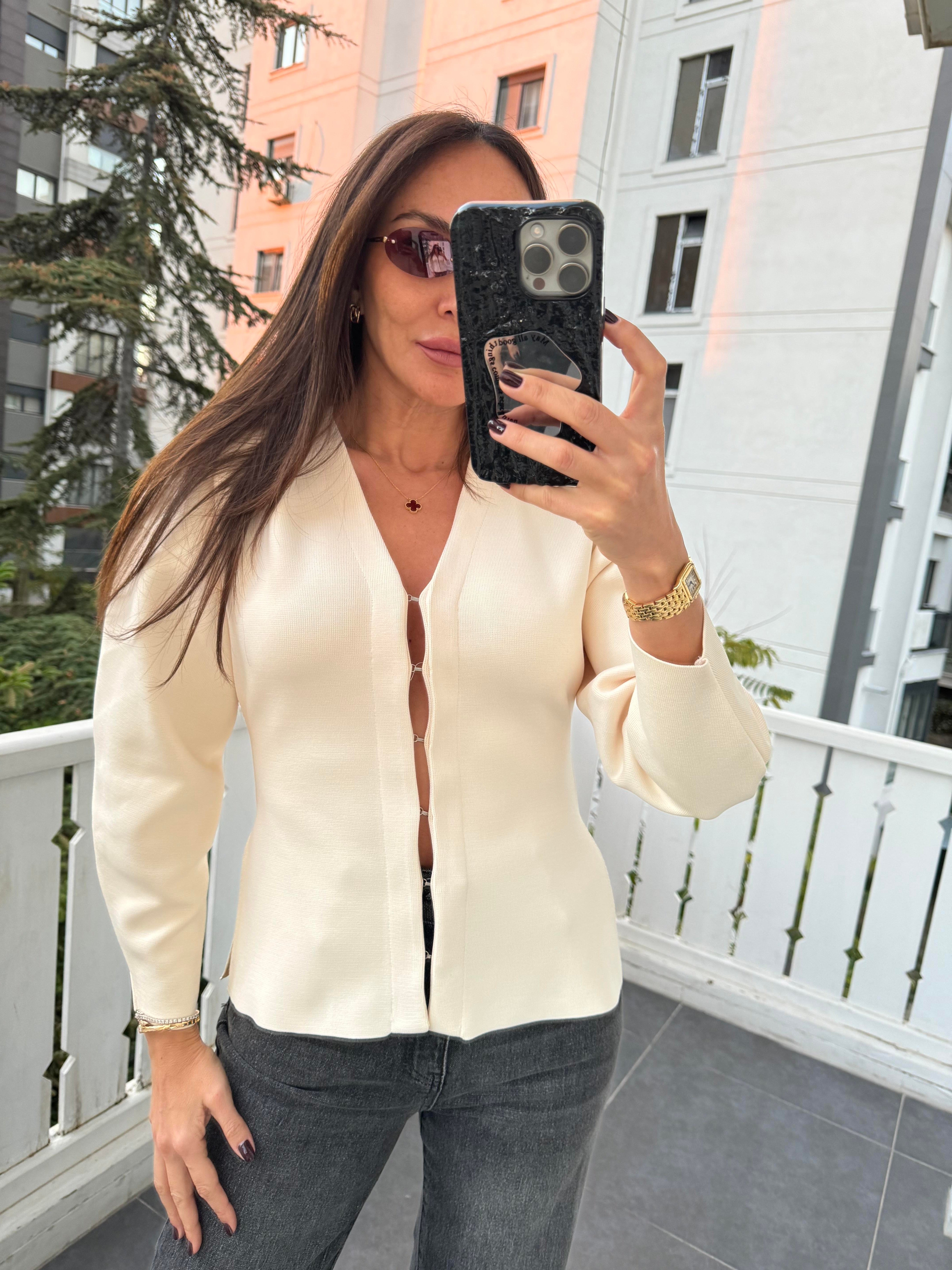 Krem Agraflı Triko Ceket