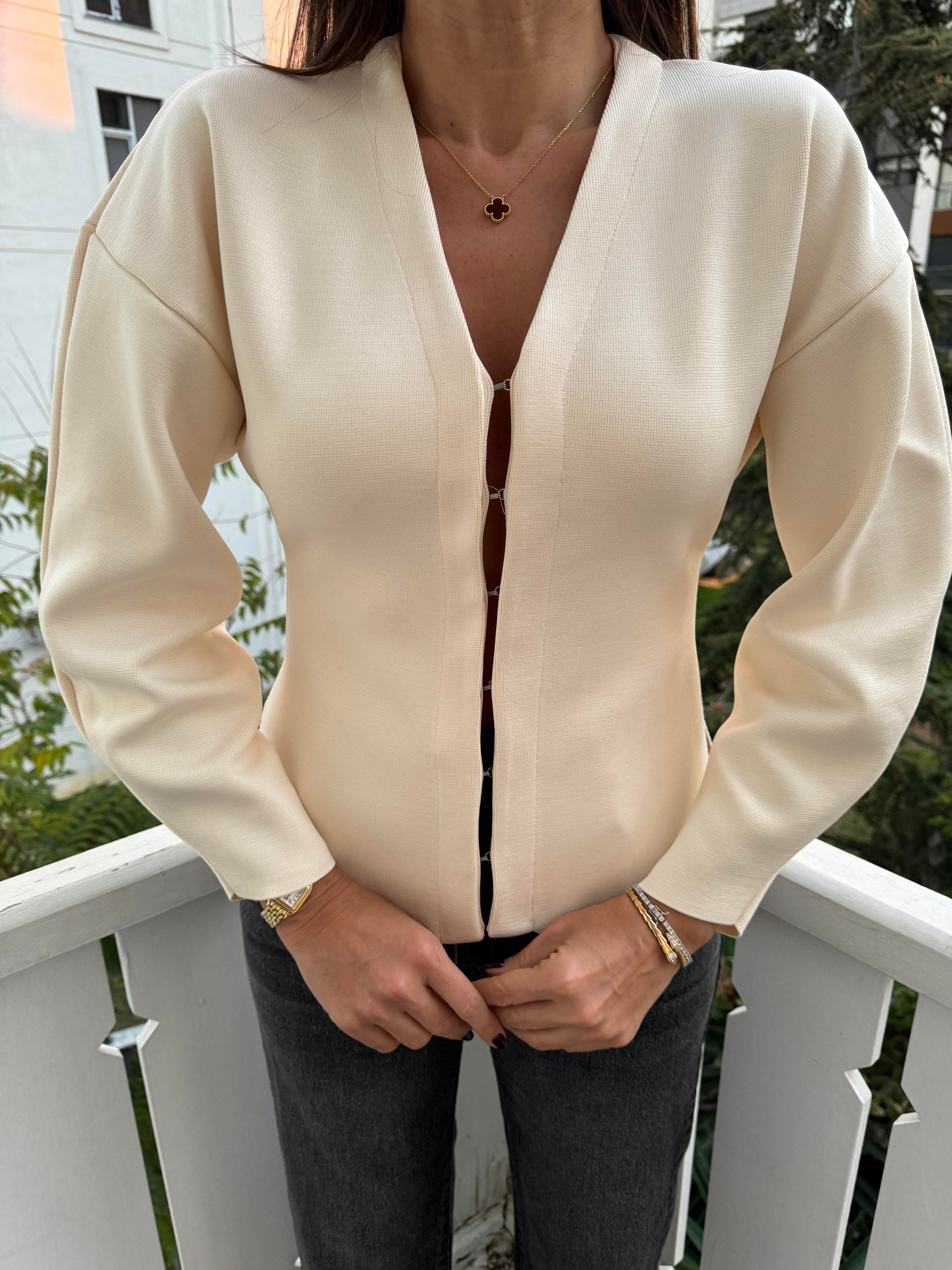 Krem Agraflı Triko Ceket