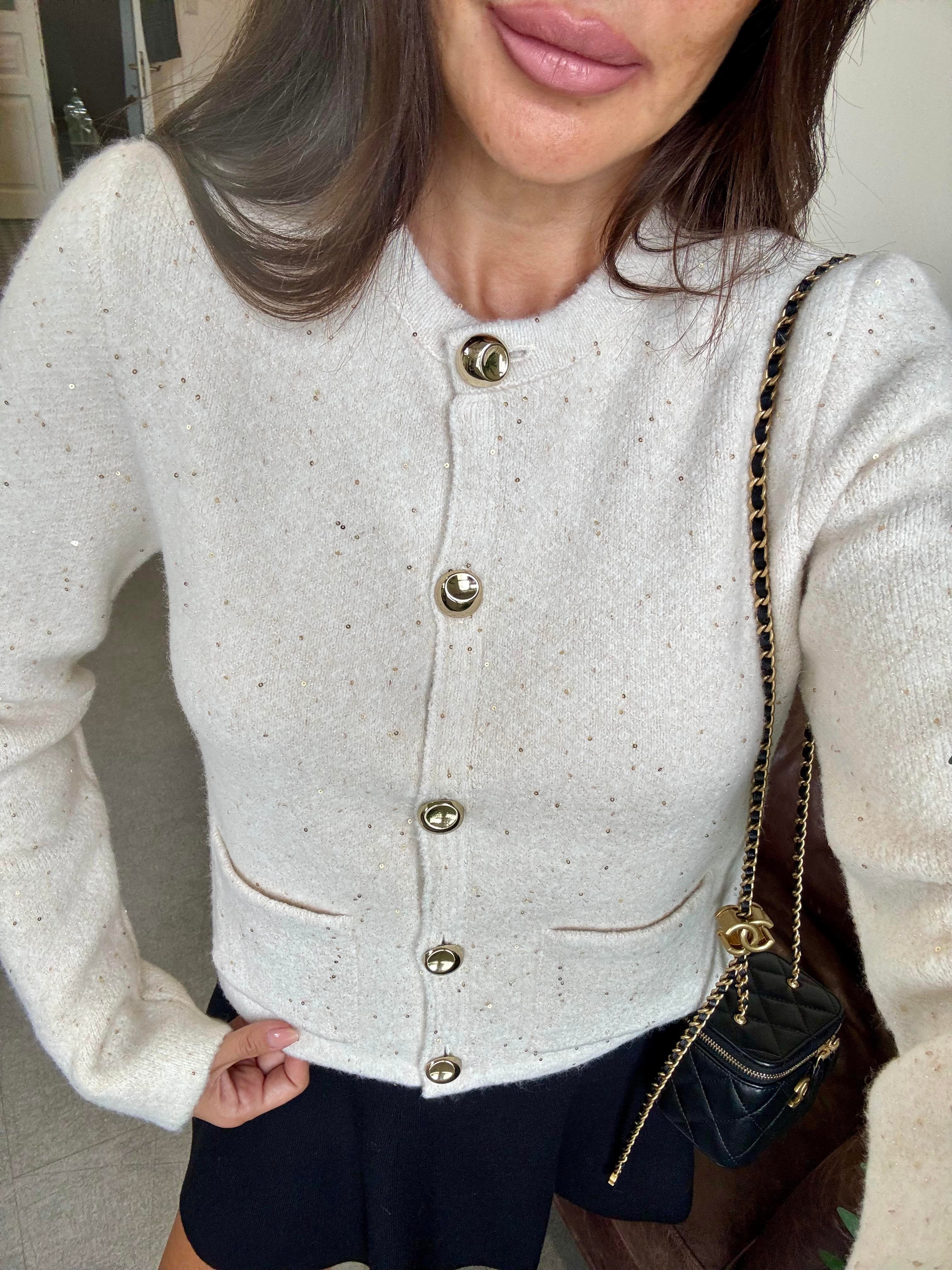 Krem Bisiklet Yaka Pullu Simli Düğmeli Triko Hırka