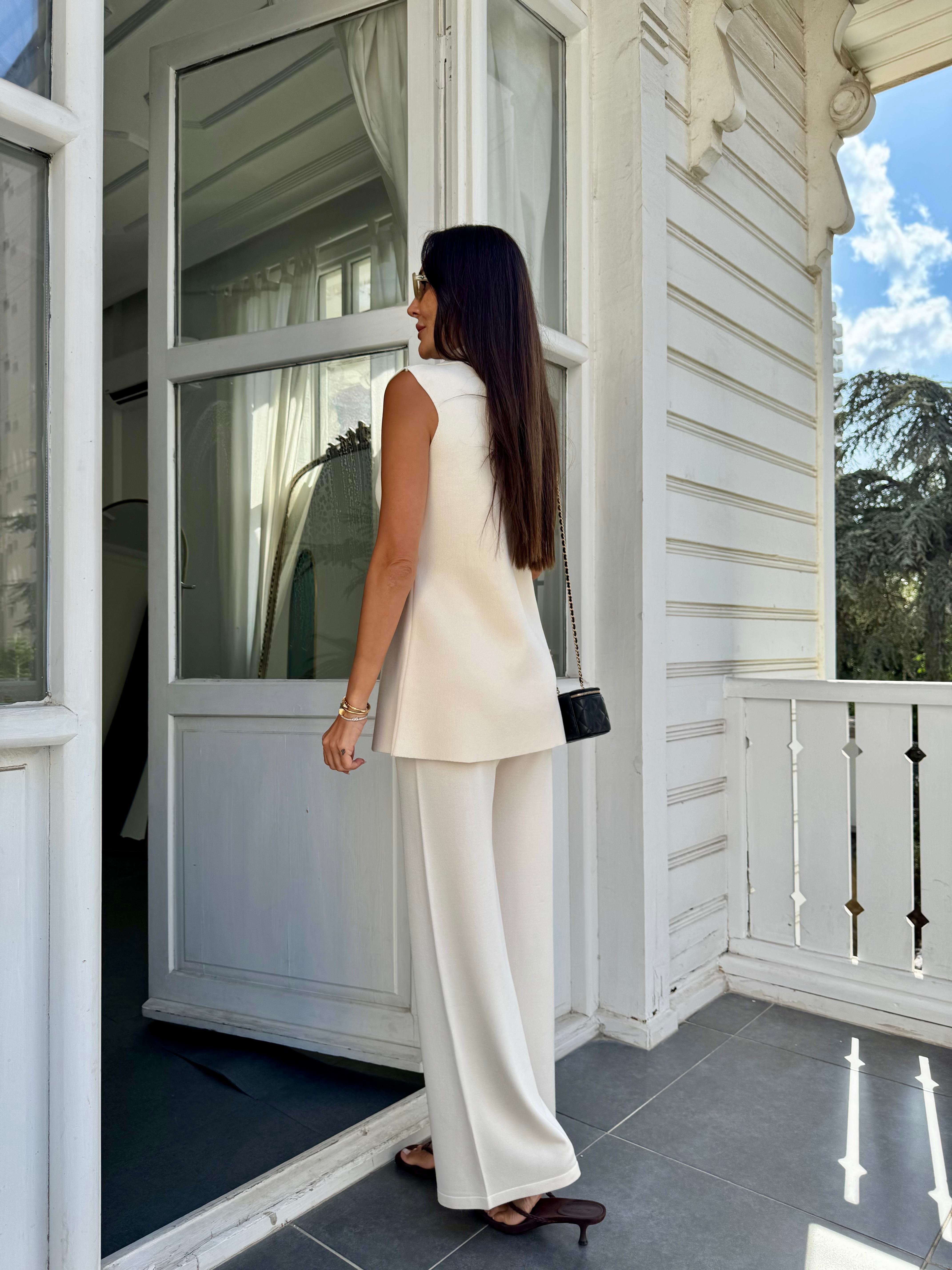 Krem Gold Düğme Yanları Büzgü Yelek