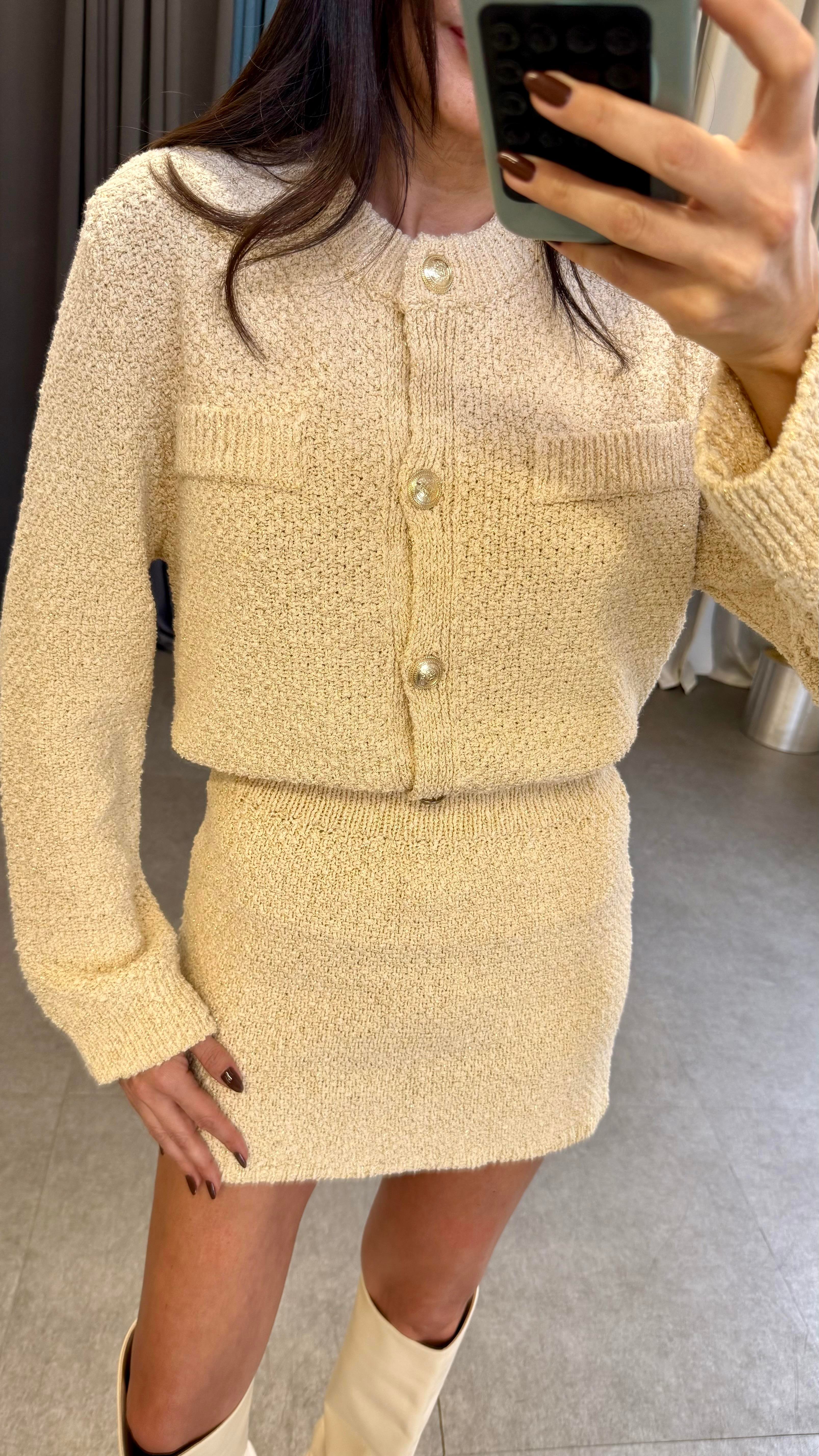 Krem Gold Düğmeli Hırka