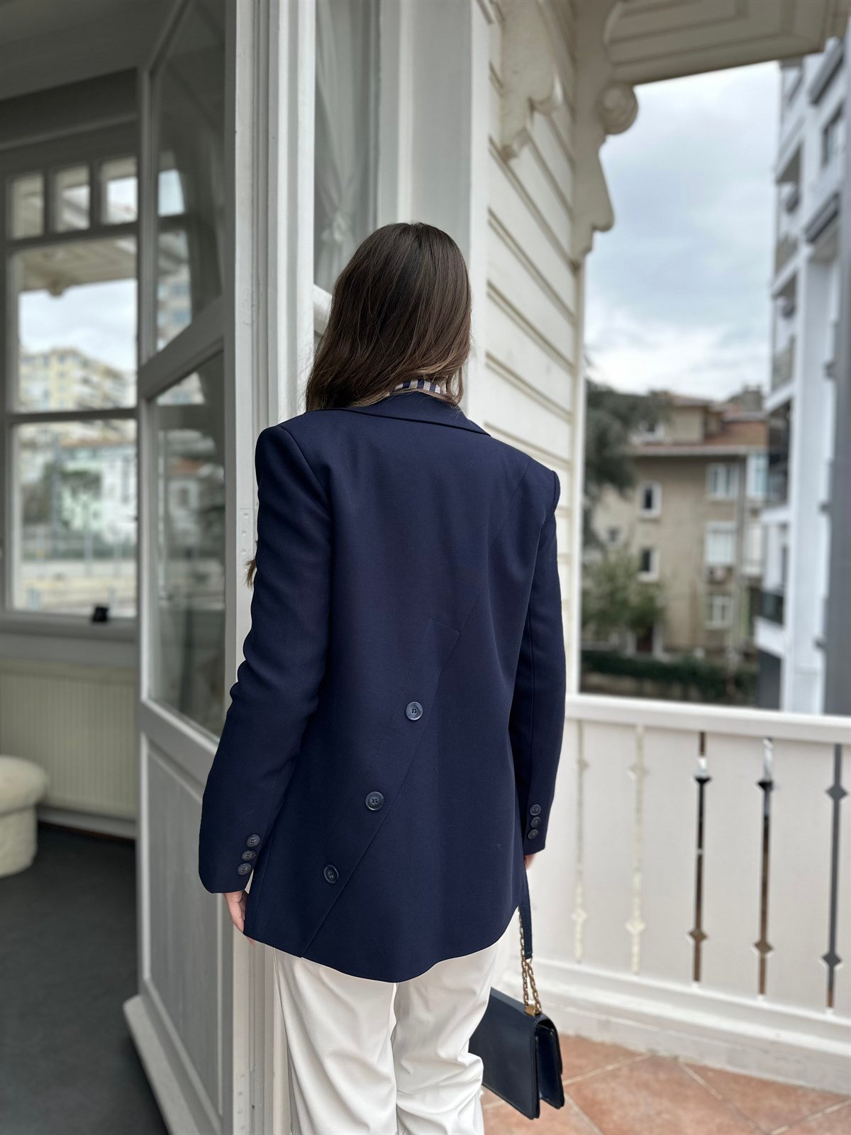 Lacivert  Arkarsı Yırtmaçlı Ceket