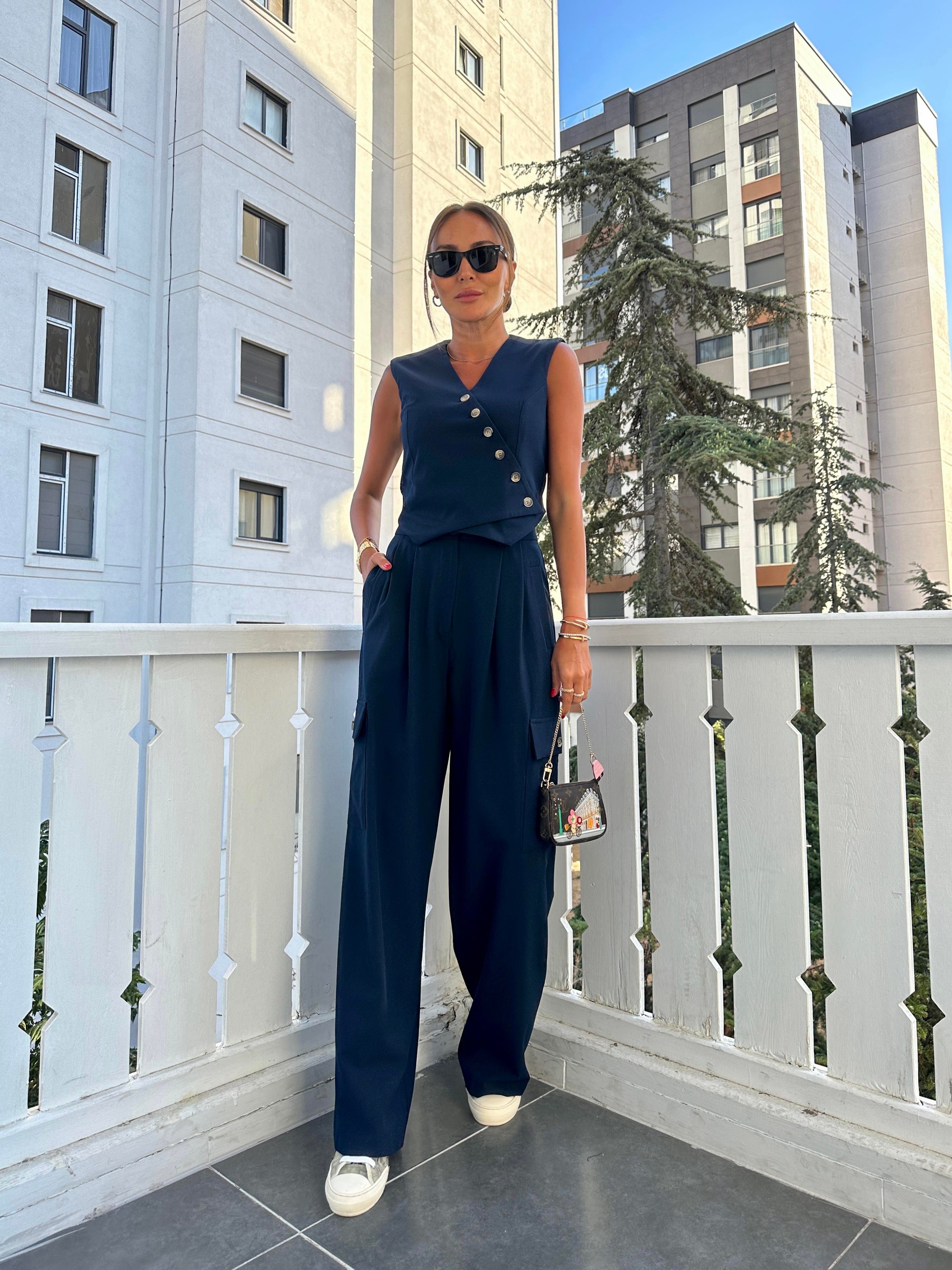 Lacivert Asimetrik Detay Yelek