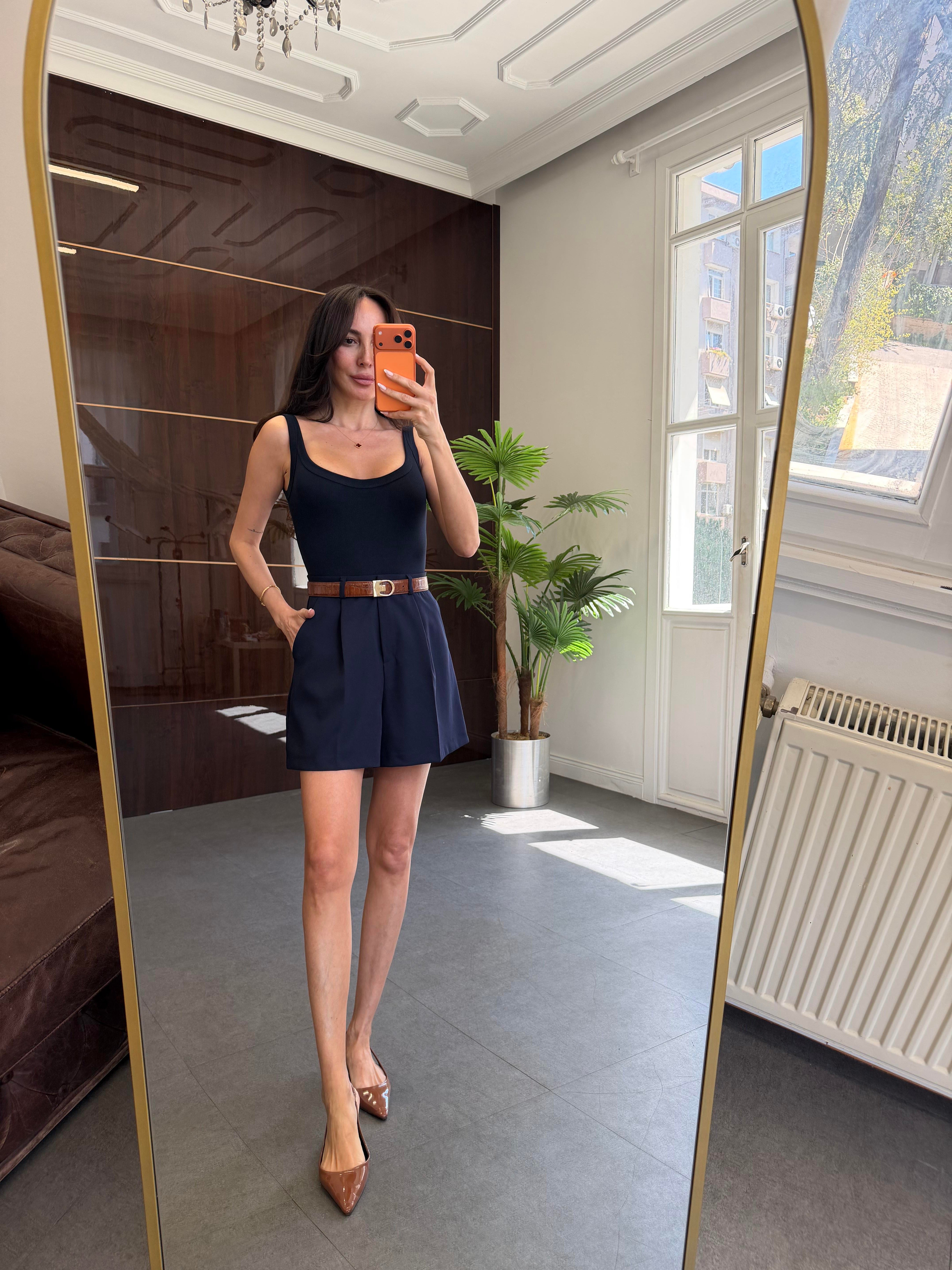 Lacivert Pileli Cepli Şort