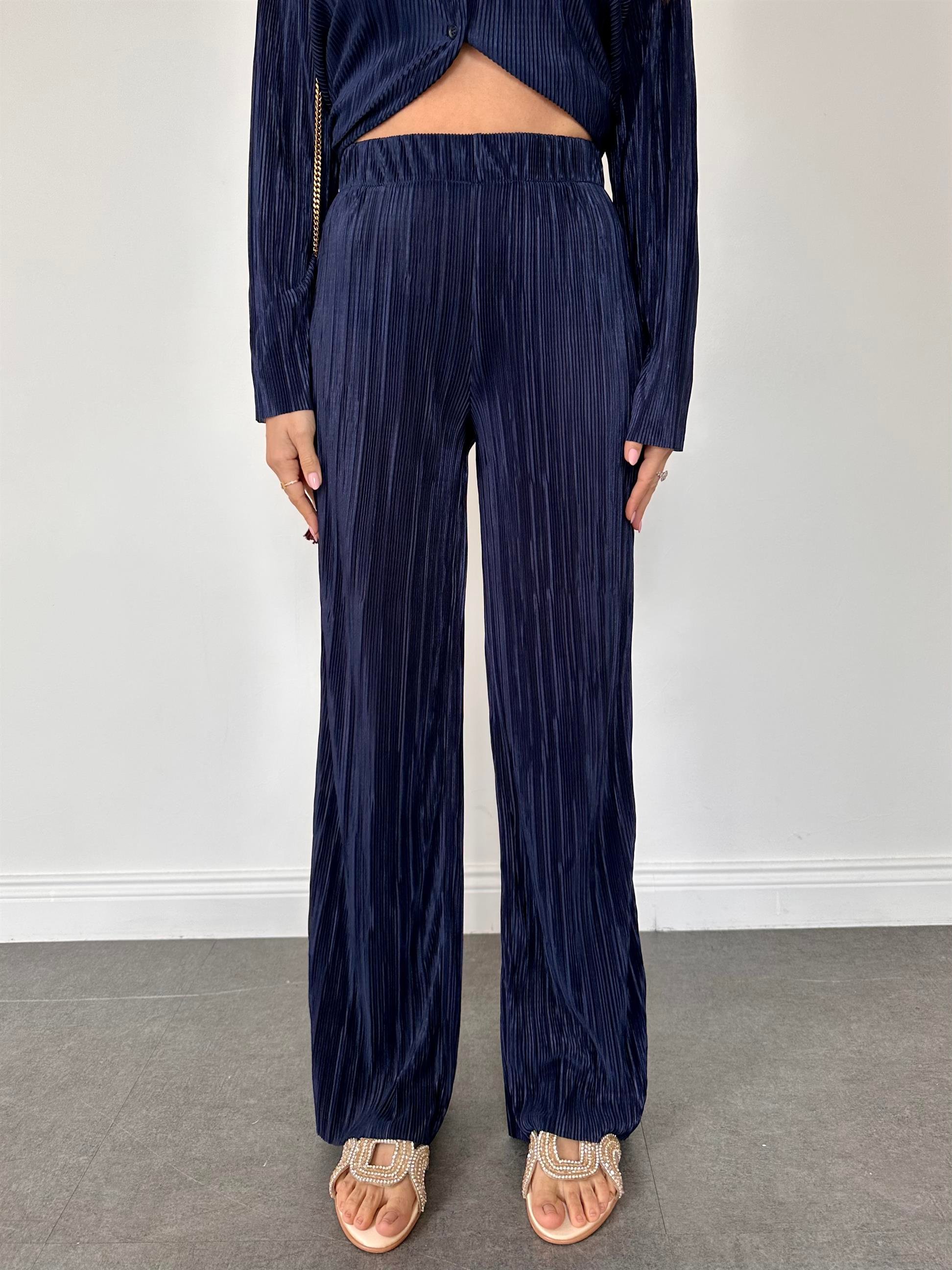 Lacivert  Piliseli Takım