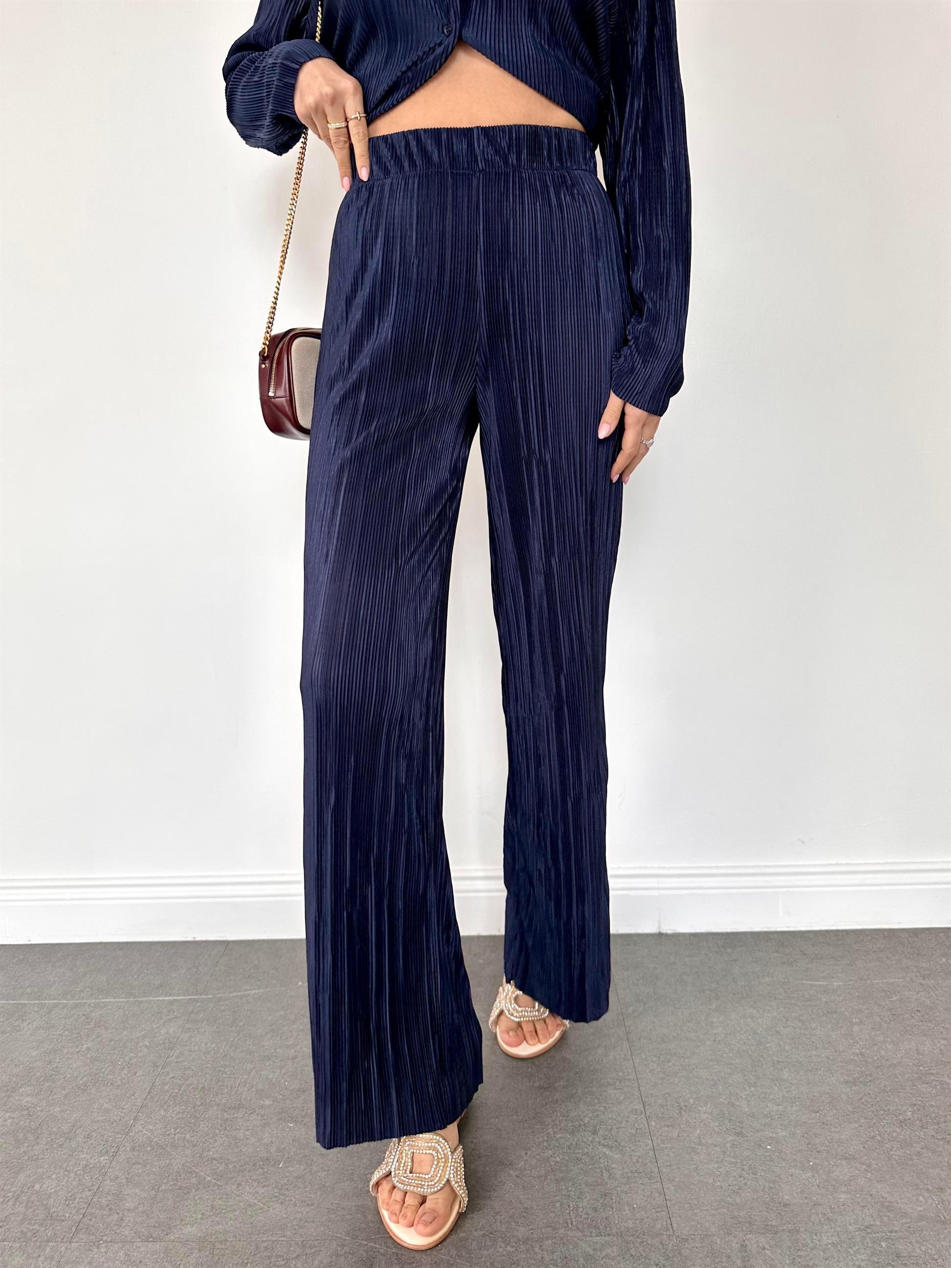 Lacivert  Piliseli Takım