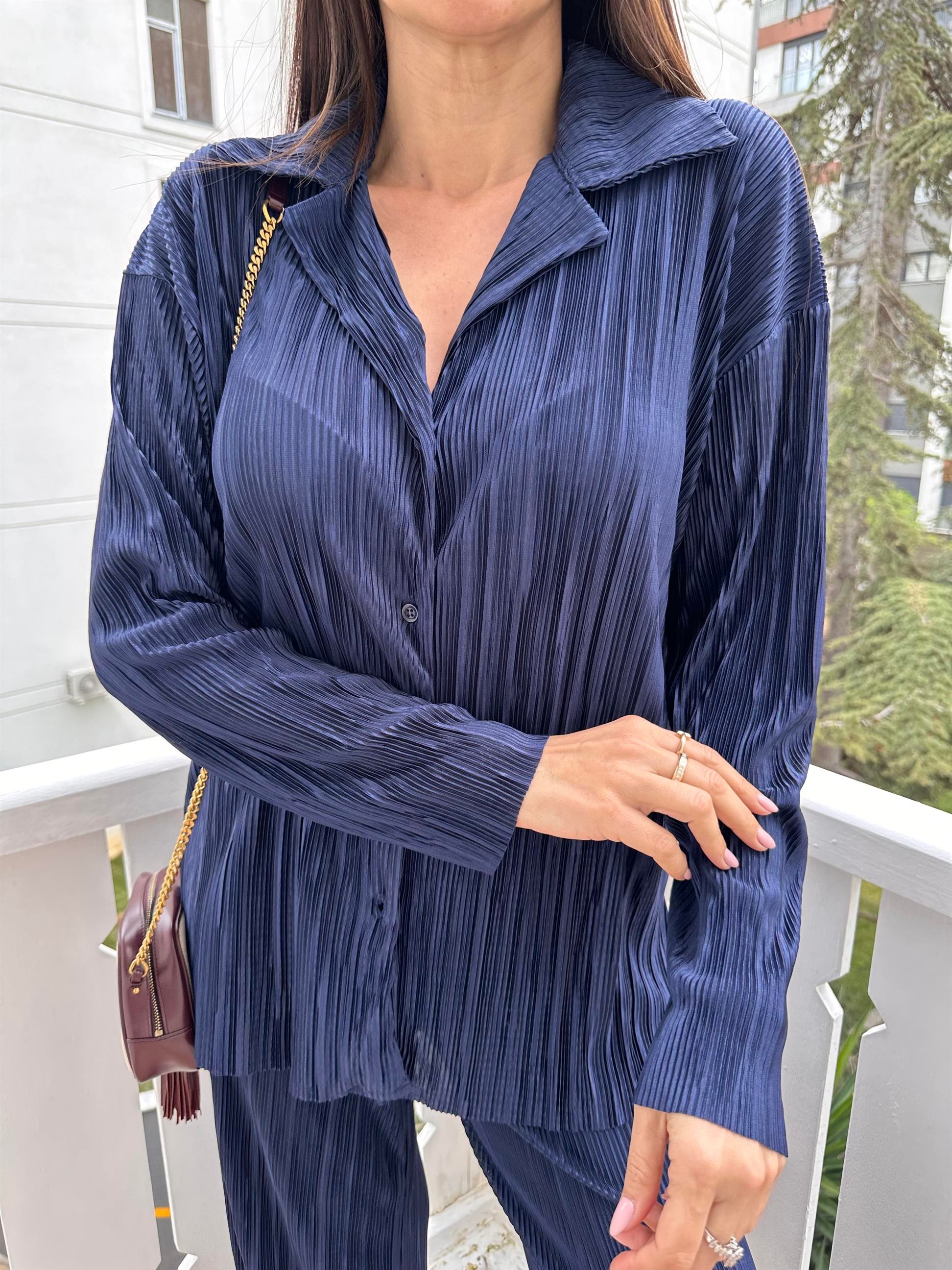 Lacivert  Piliseli Takım