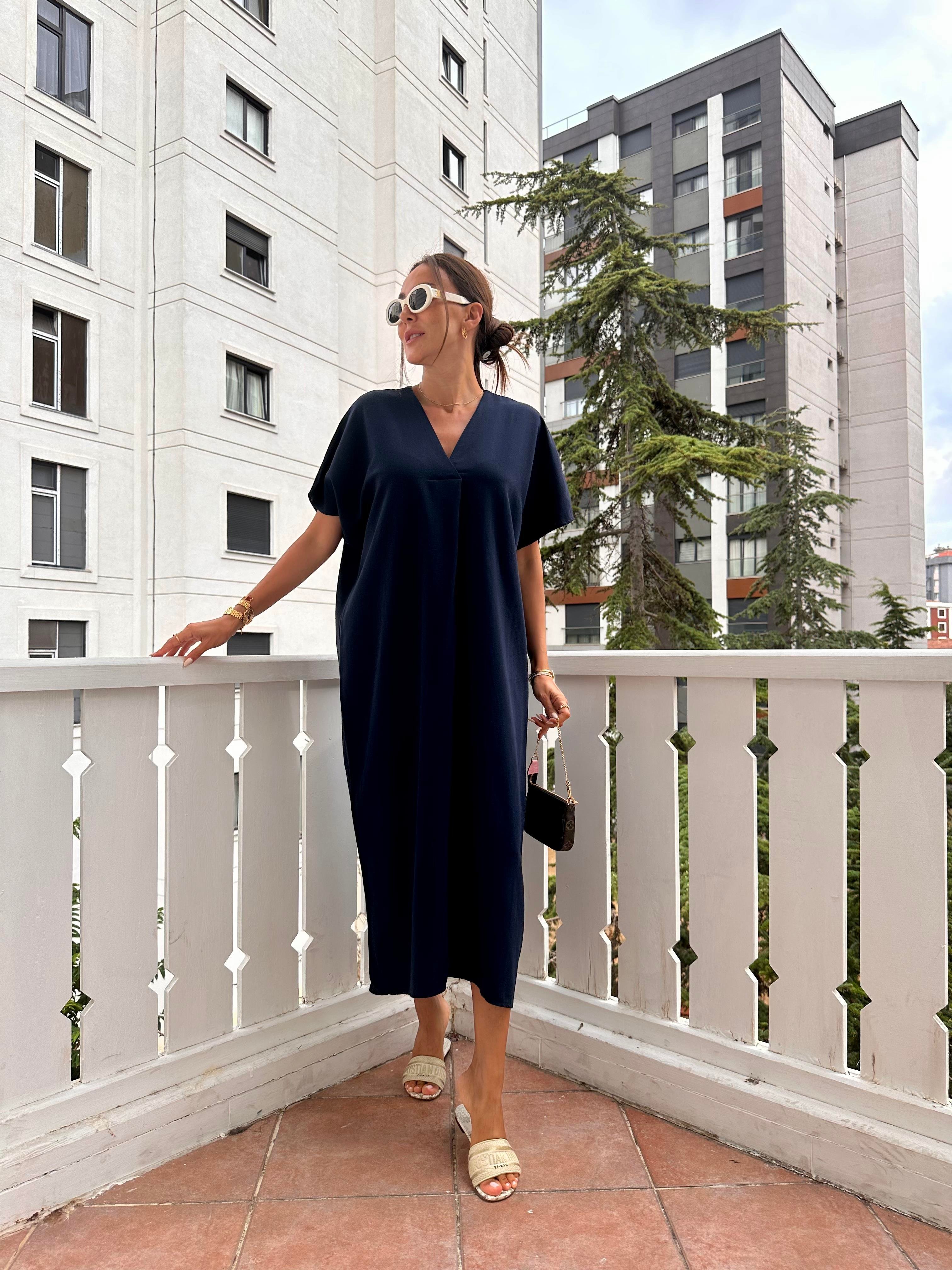 Lacivert  V Yaka Basic Elbise