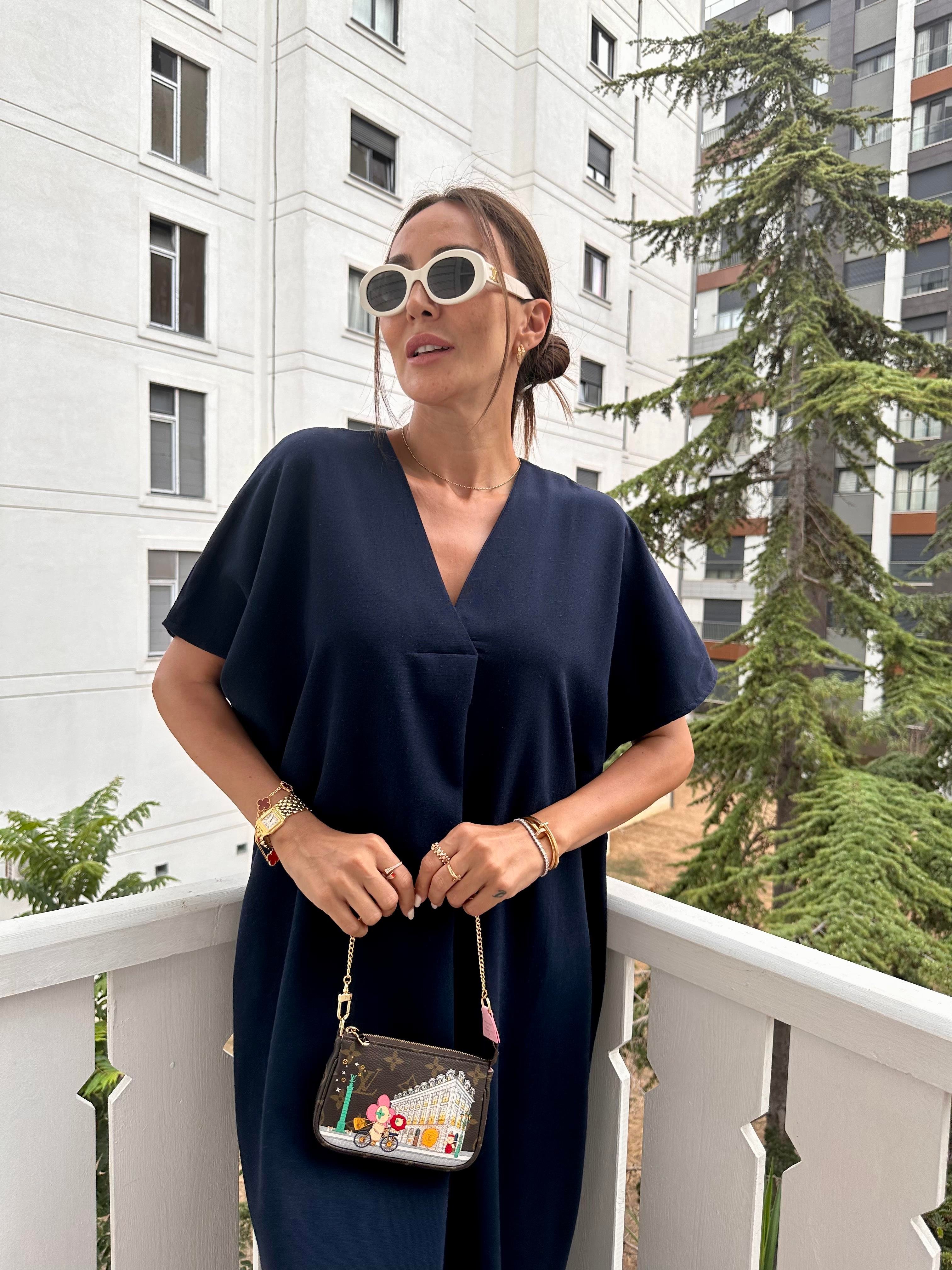 Lacivert  V Yaka Basic Elbise