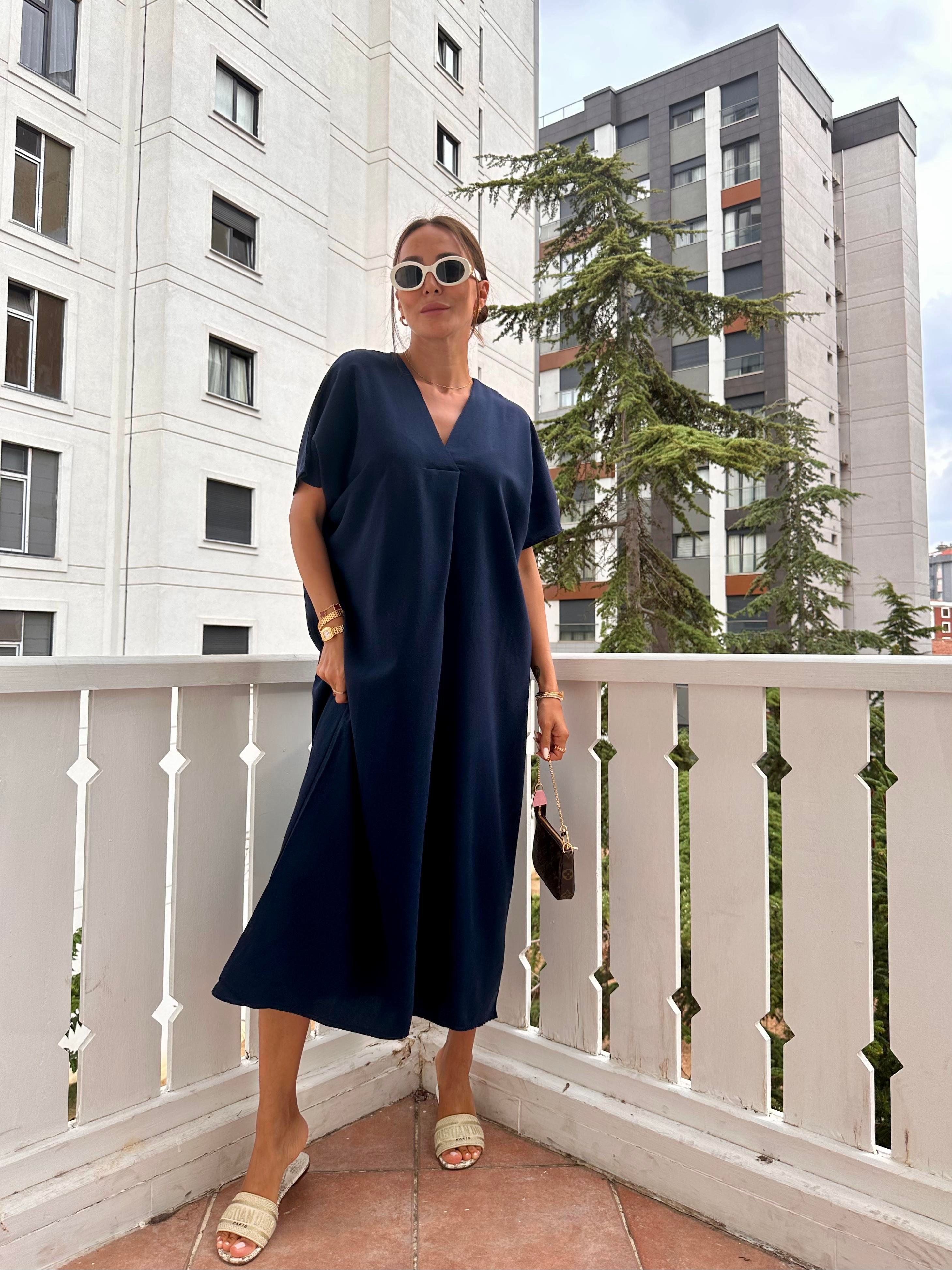 Lacivert  V Yaka Basic Elbise