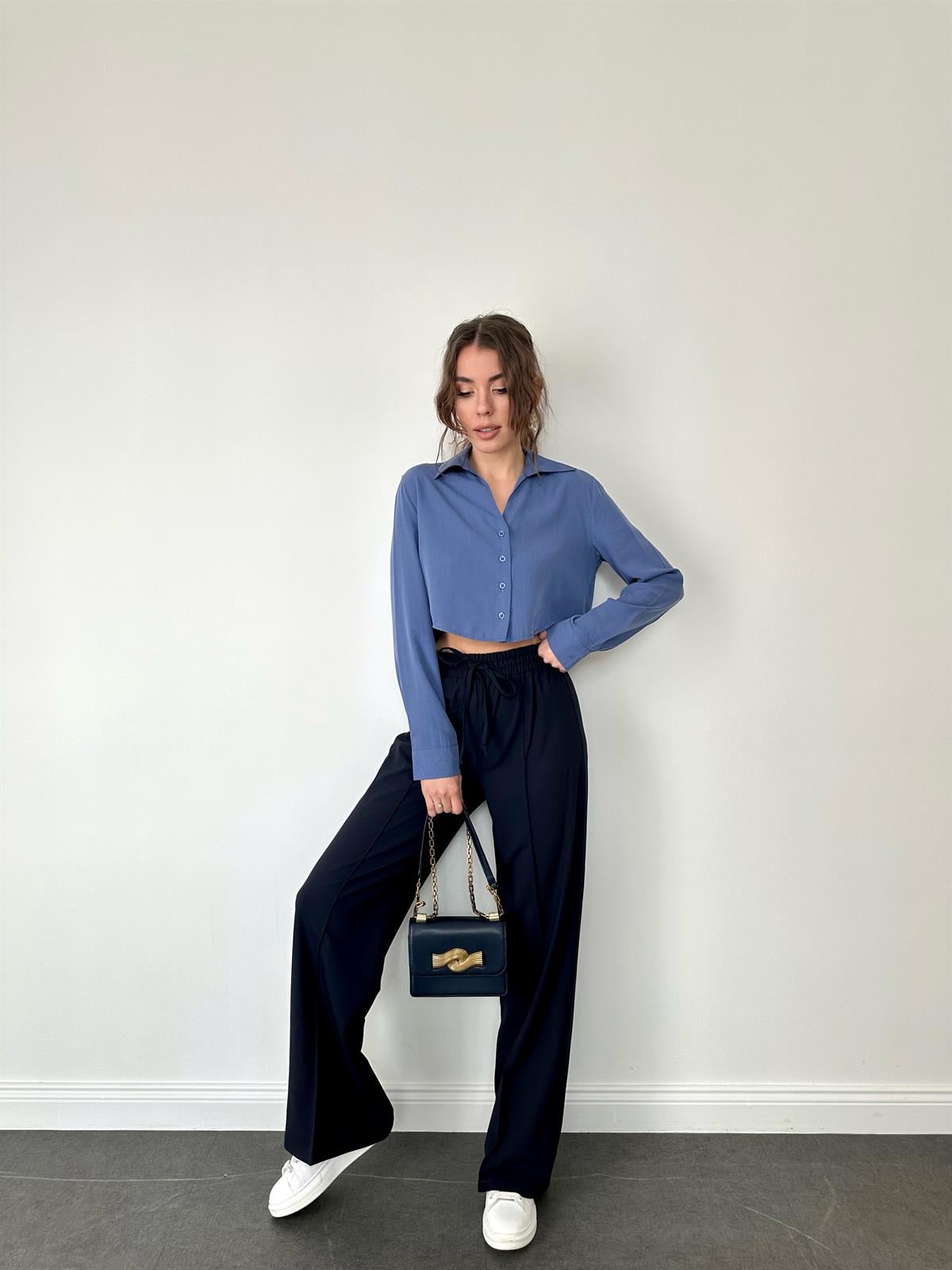 Mavi  Önü Düğmeli Kısa Gömlek