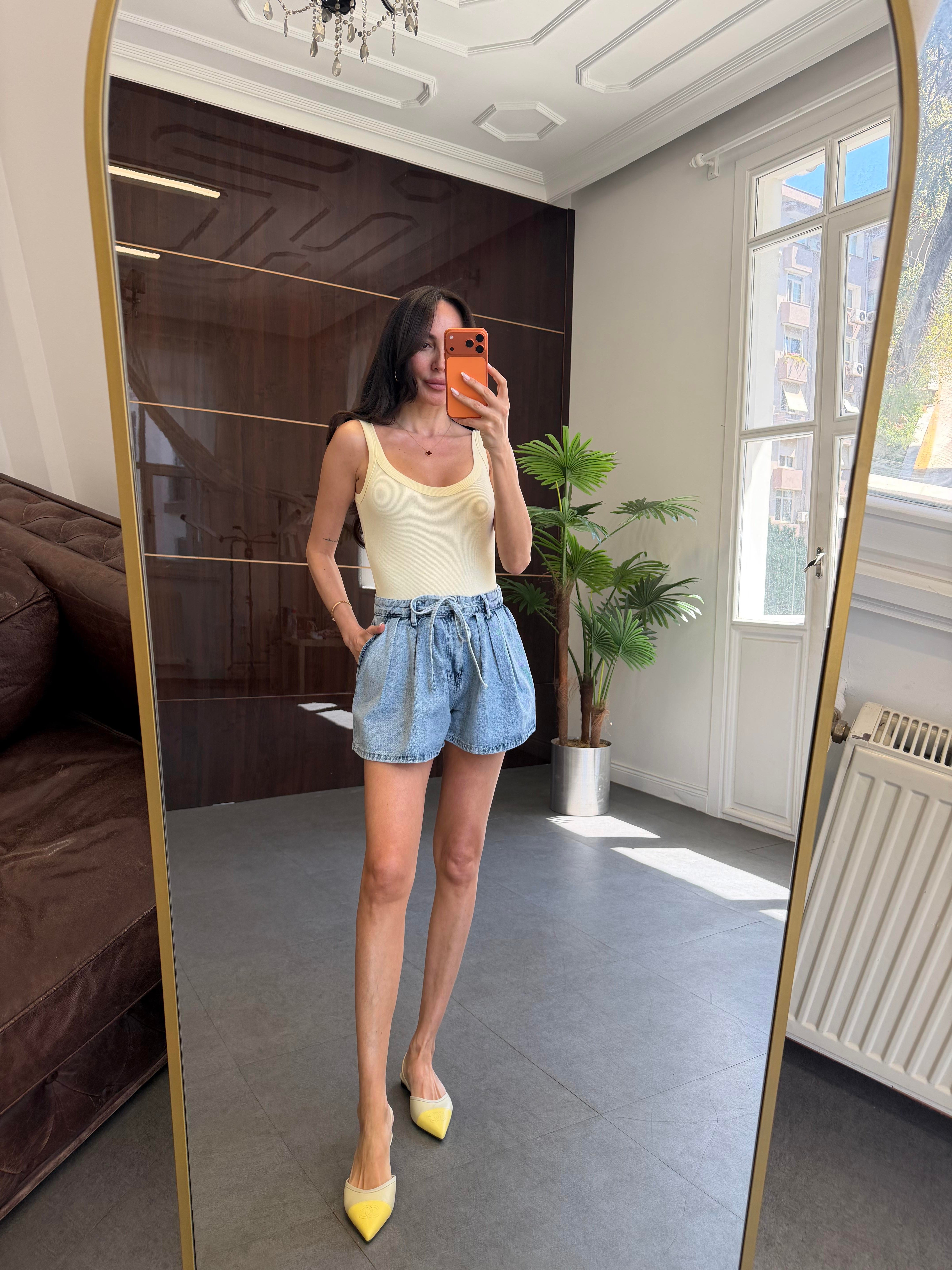 Mavi Önü Pikseli Şort