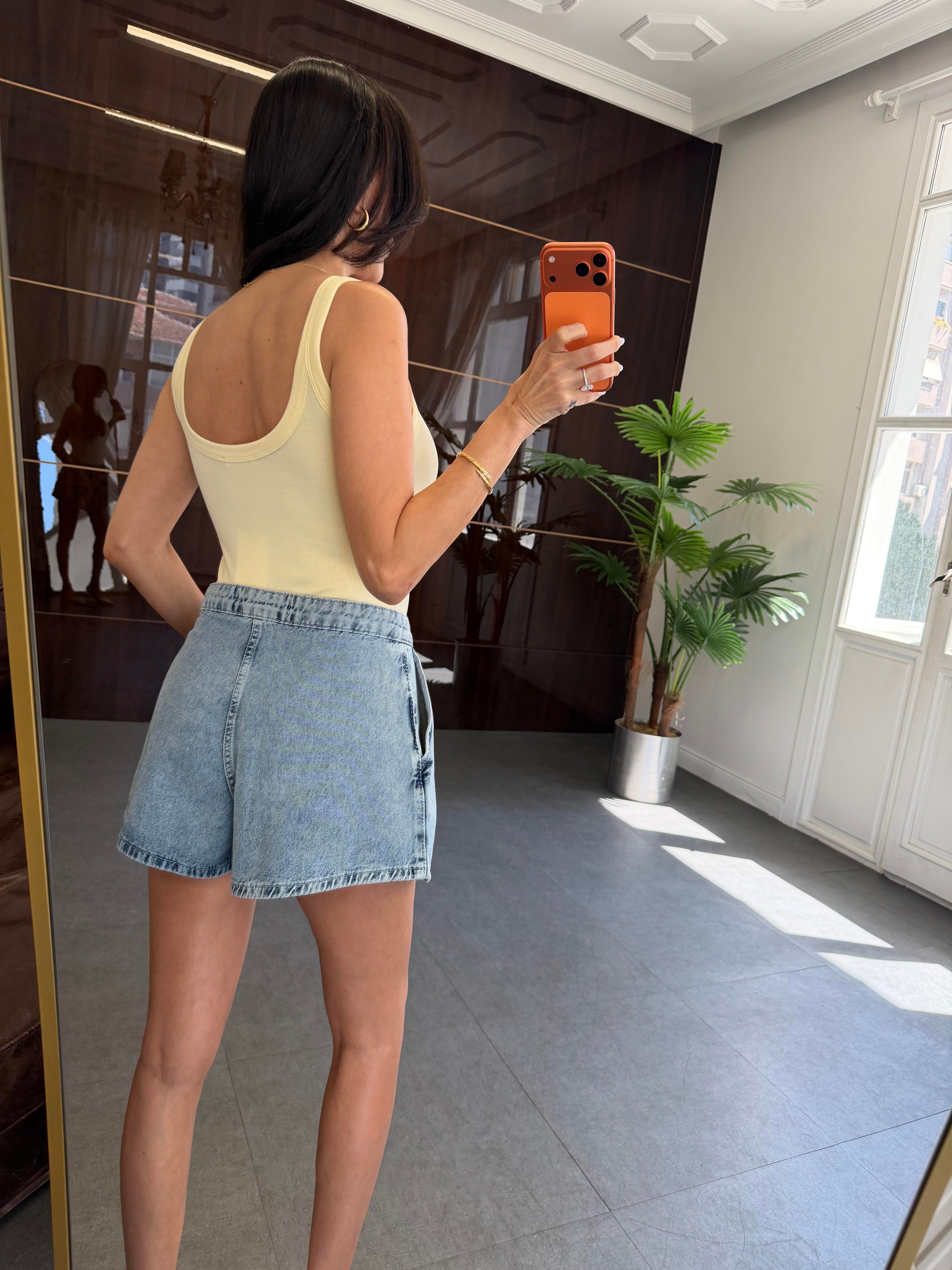 Mavi Önü Pikseli Şort