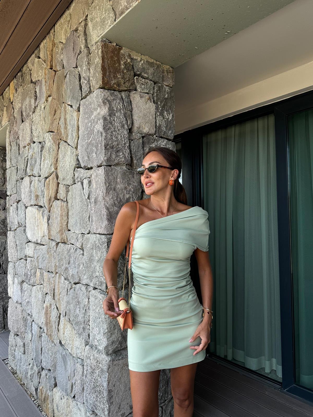 Mint Yeşil Tek Omuz Drape Kısa Elbise