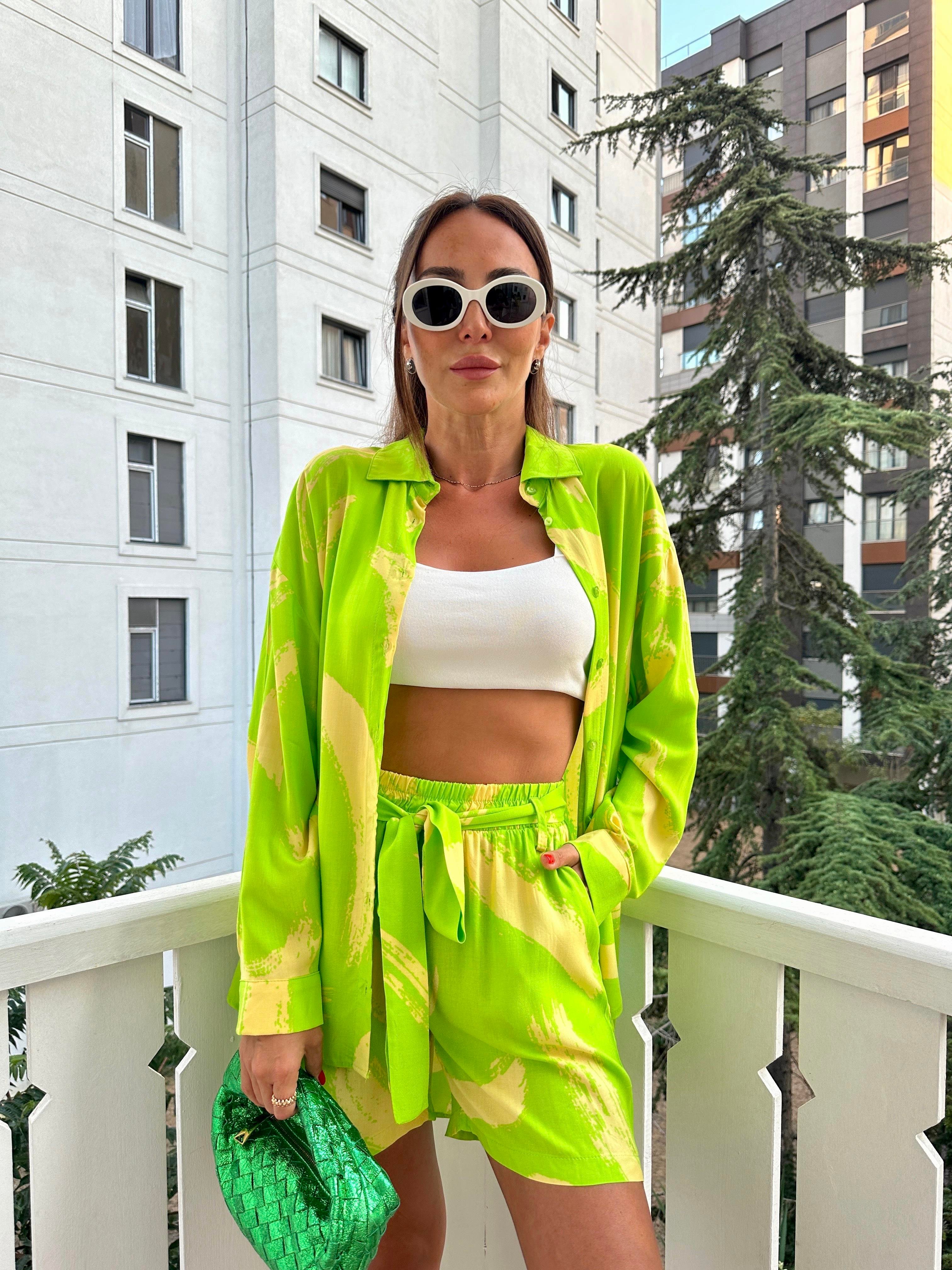 Neon Yeşil Şortlu Kadın Takım