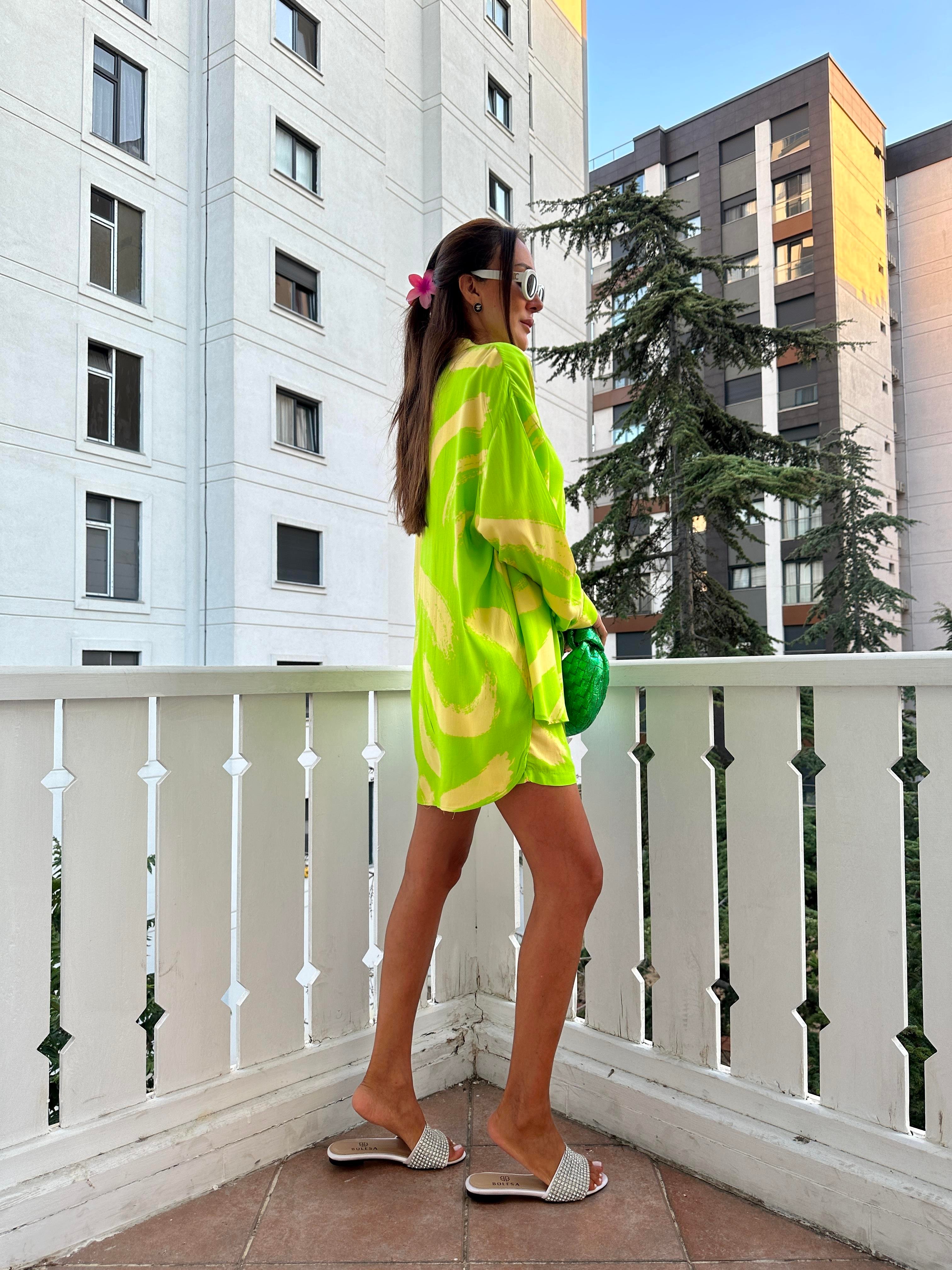 Neon Yeşil Şortlu Kadın Takım
