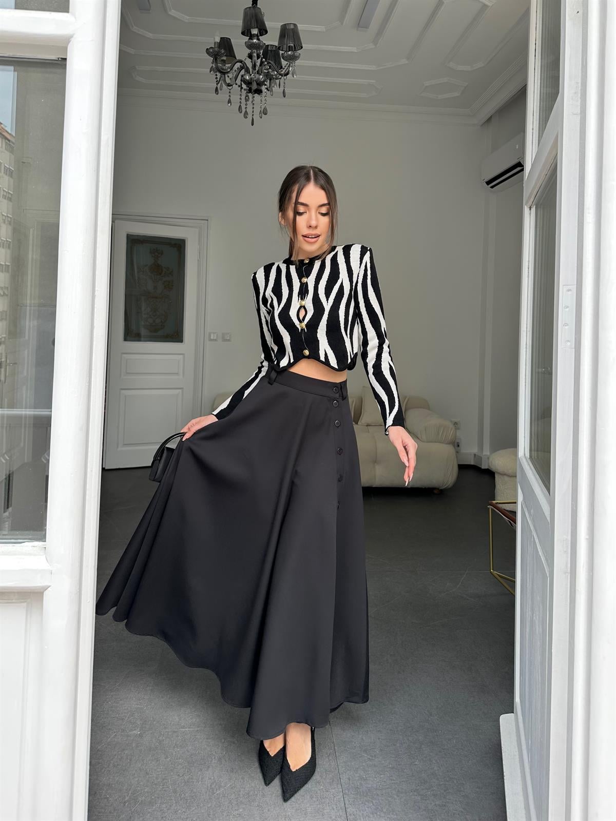 Önden Düğmeli Uzun Etek Siyah