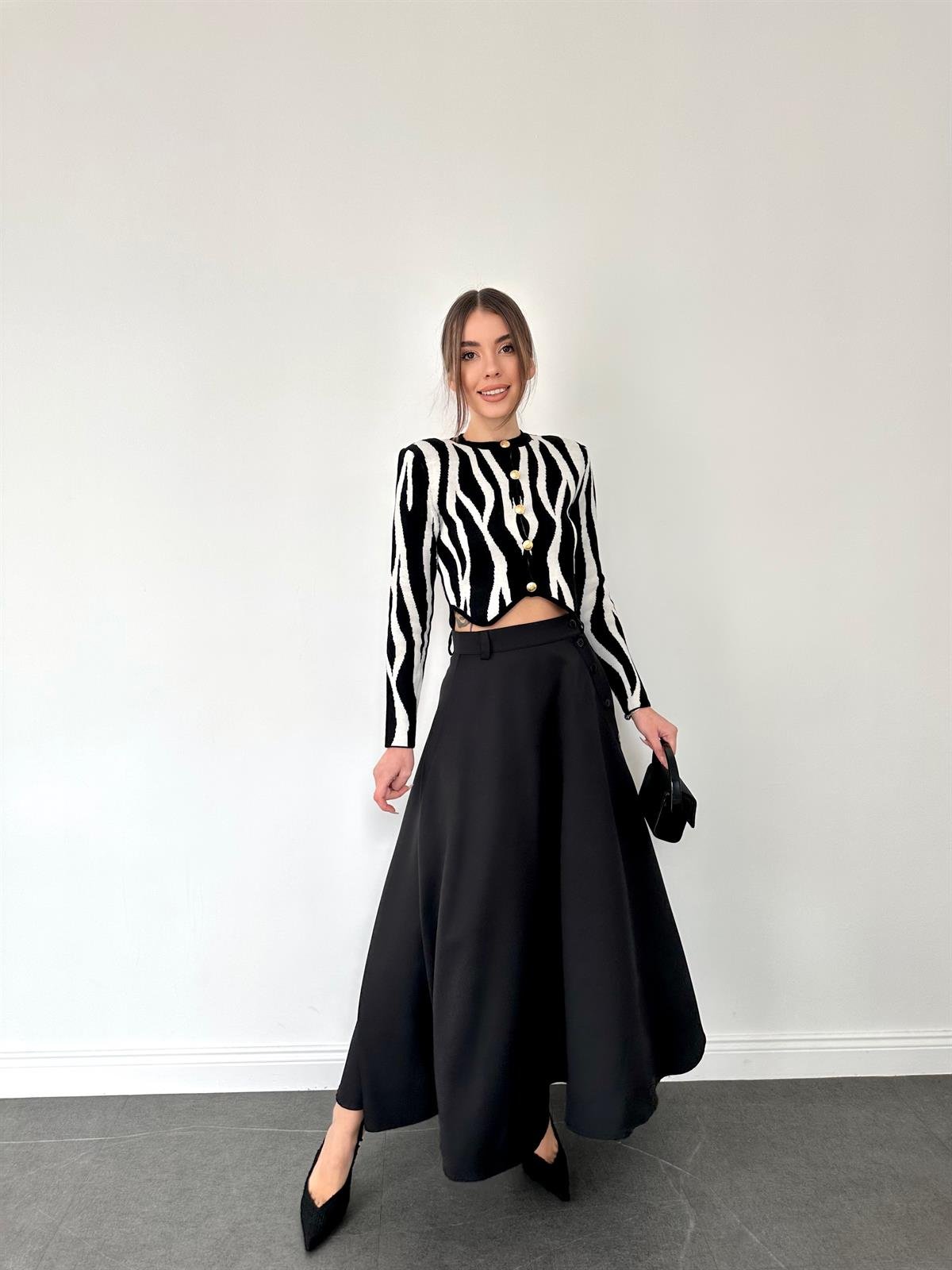 Önden Düğmeli Uzun Etek Siyah