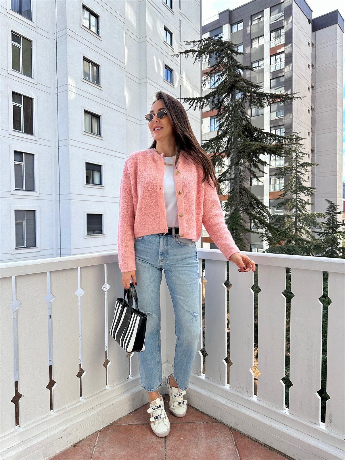 Pembe  Altın Renk Düğmeli Hırka