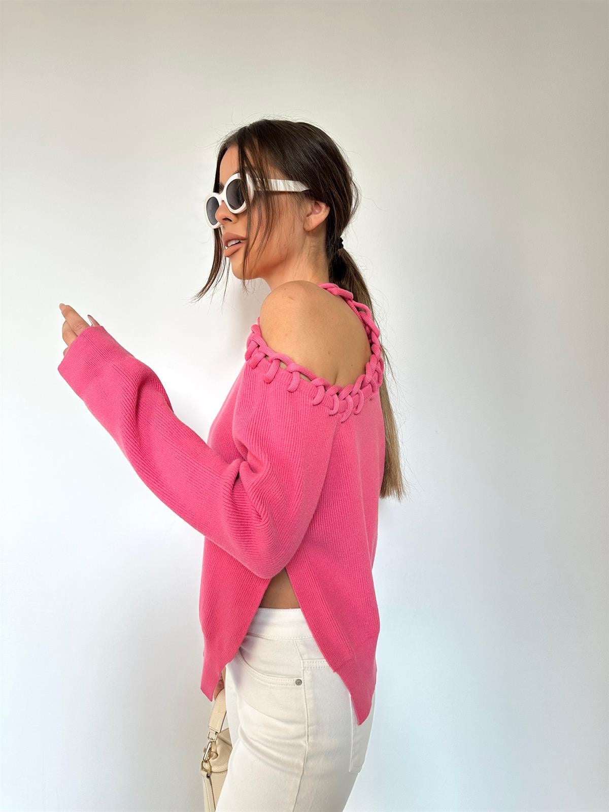 Pembe  Bisiklet Yaka Sol Omzu Açık Kazak
