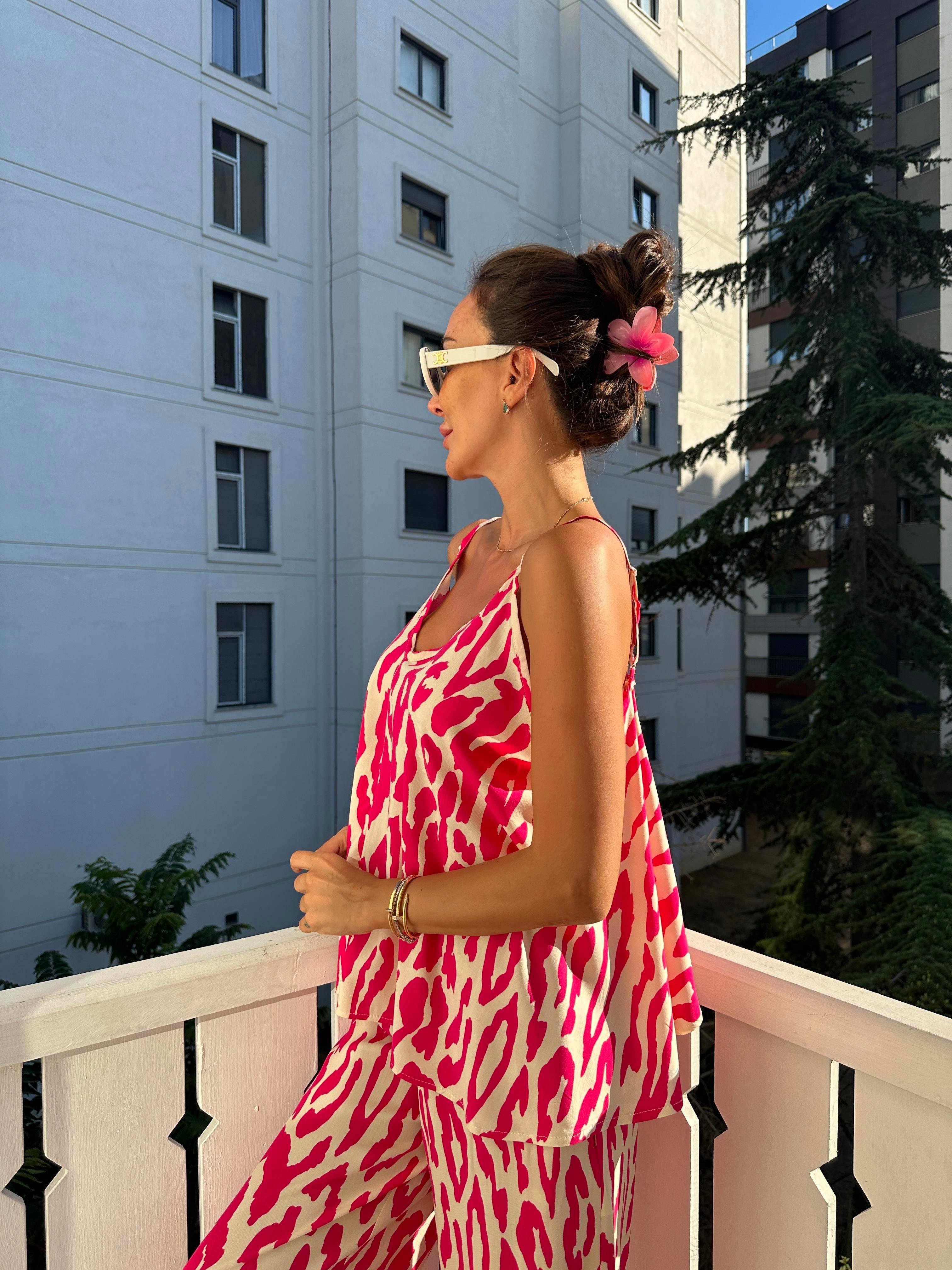 Pembe Büstiyerli Kadın Takım
