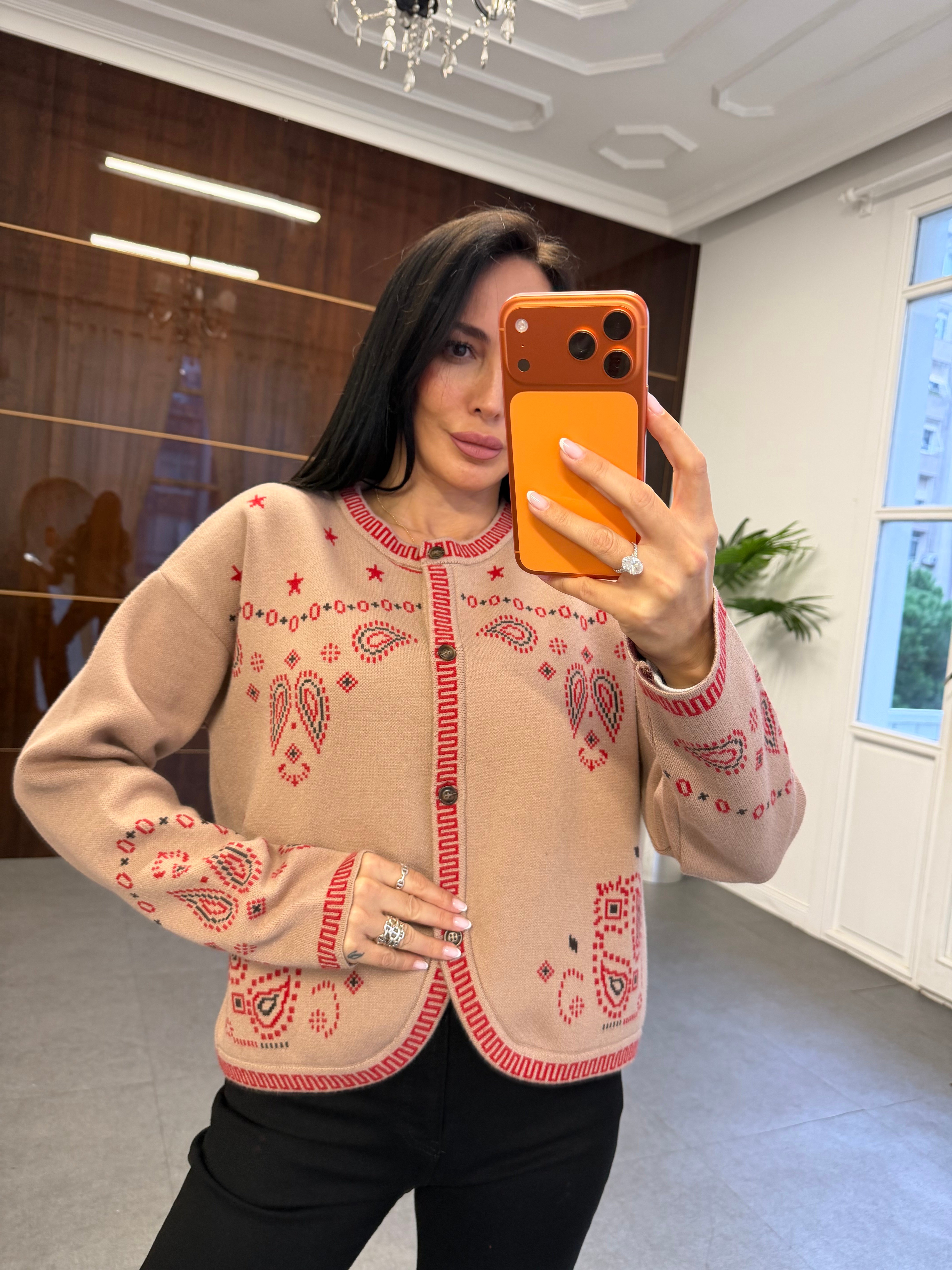 Pembe Paris Oval Kesim Hırka