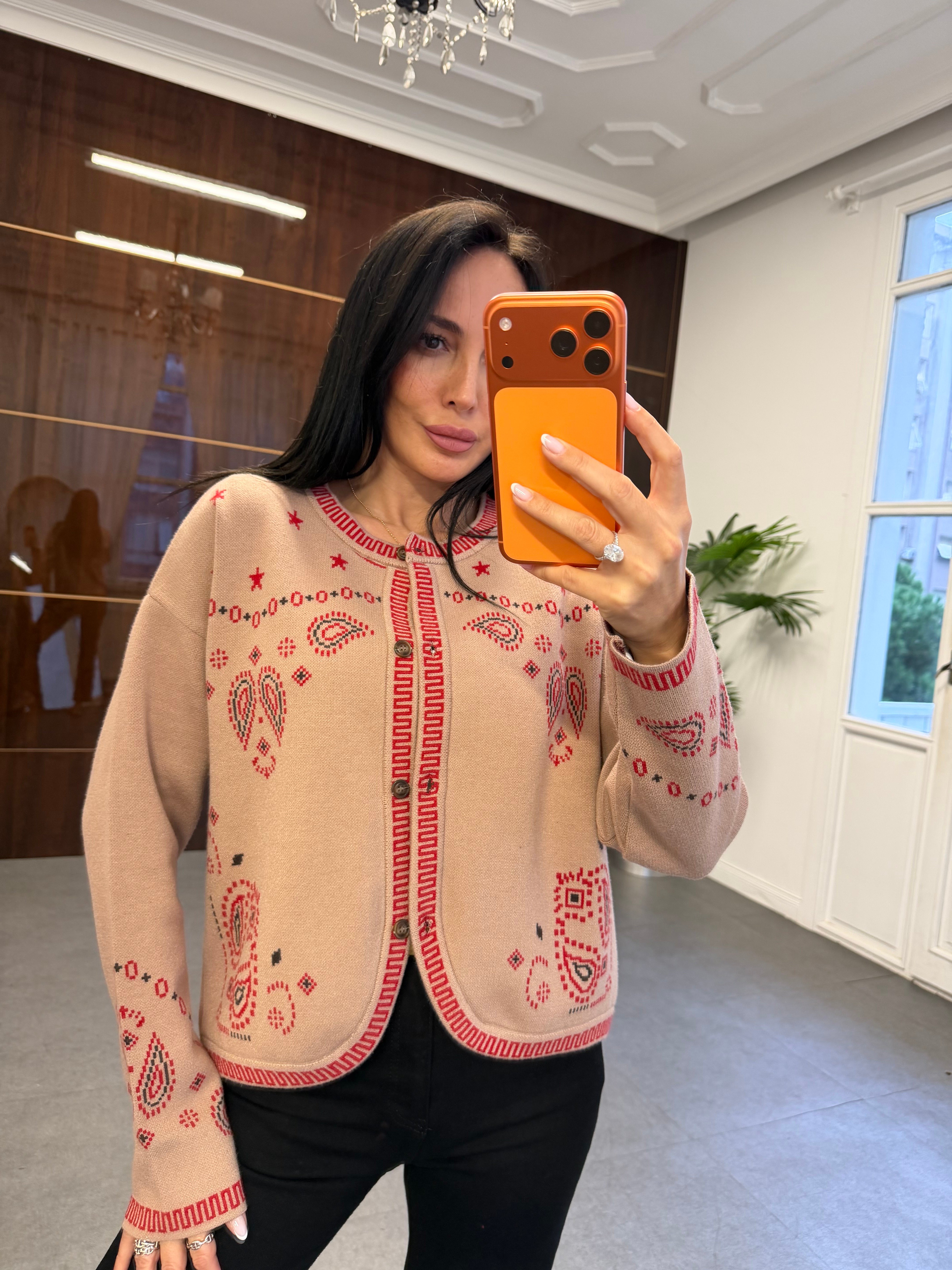 Pembe Paris Oval Kesim Hırka