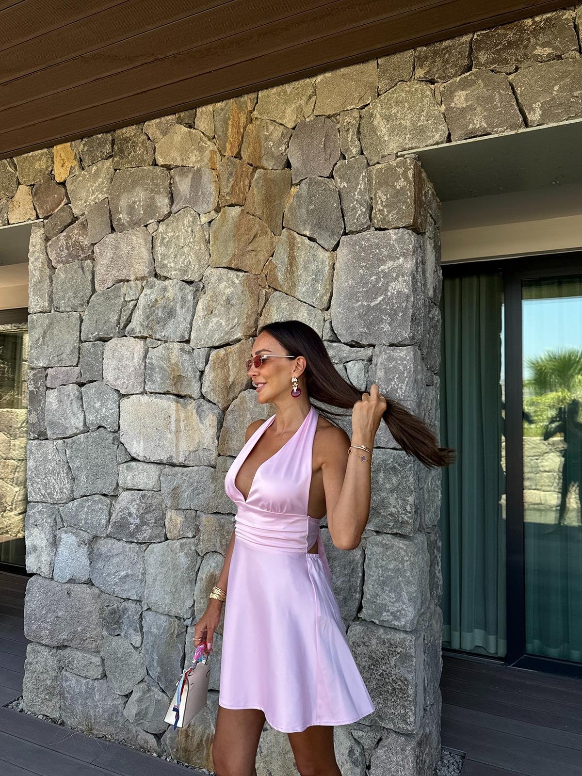 Pembe Sırt Dekolte Saten Elbise