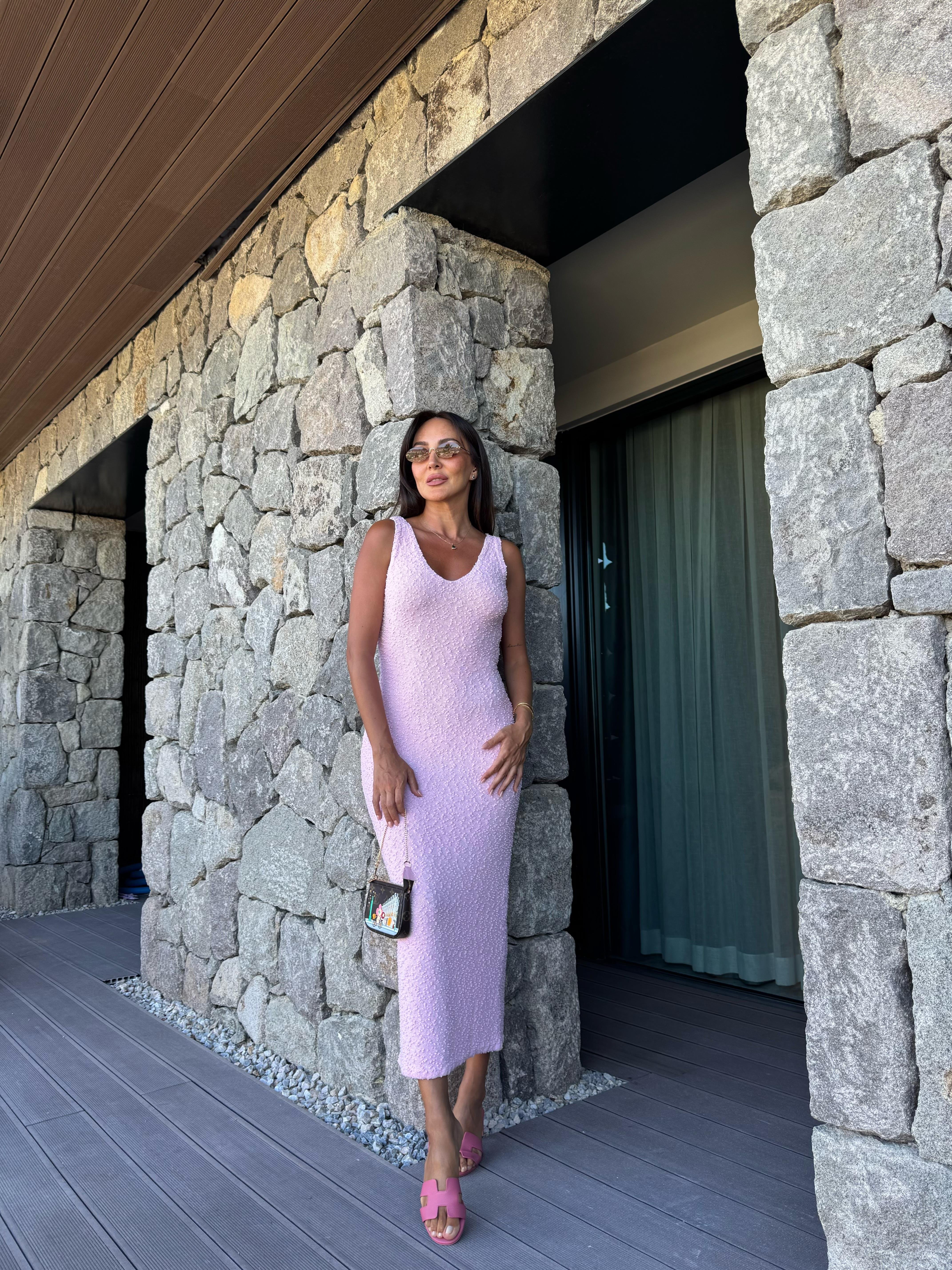 Pembe V Yaka Uzun Örme Elbise