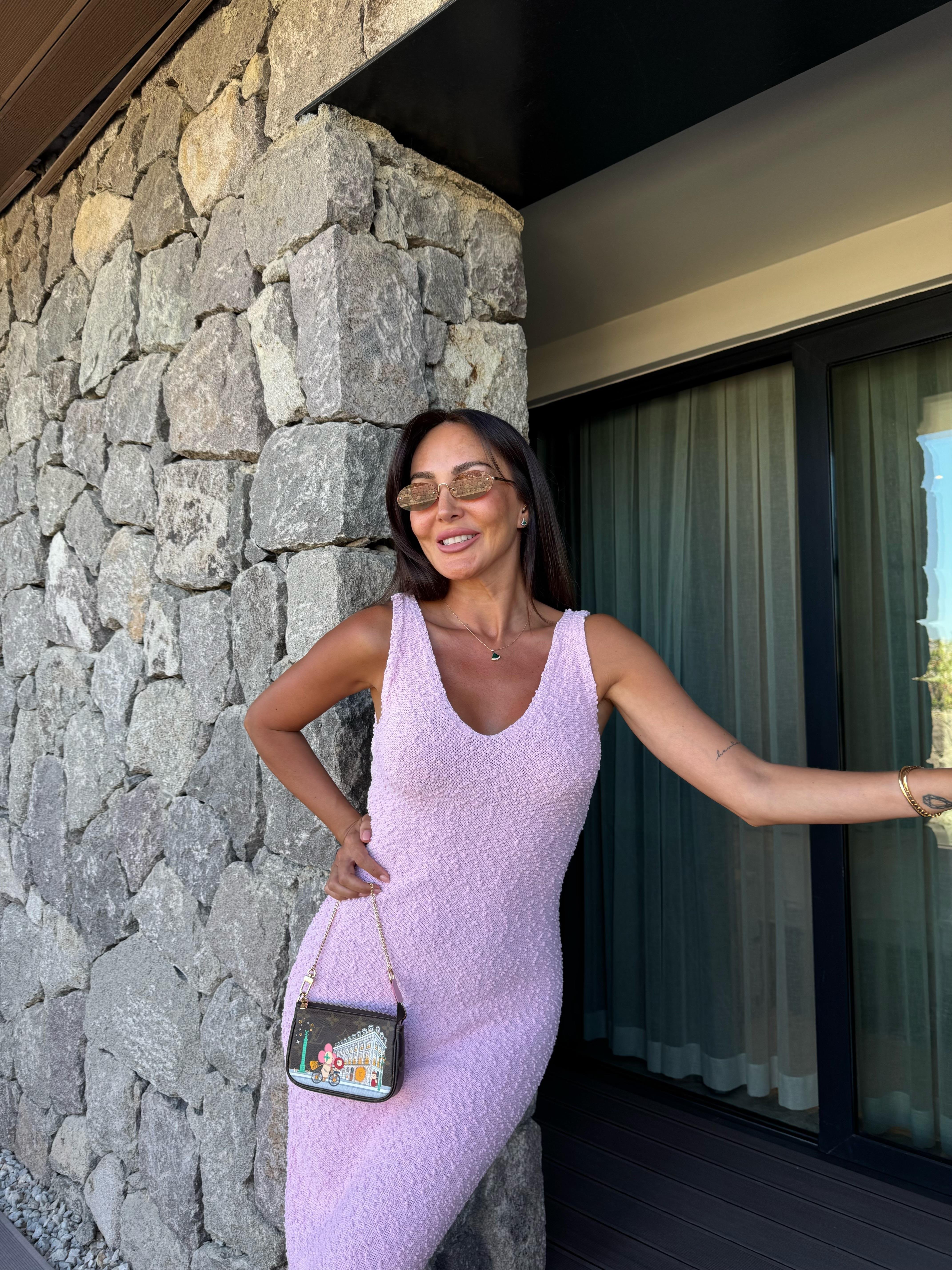 Pembe V Yaka Uzun Örme Elbise