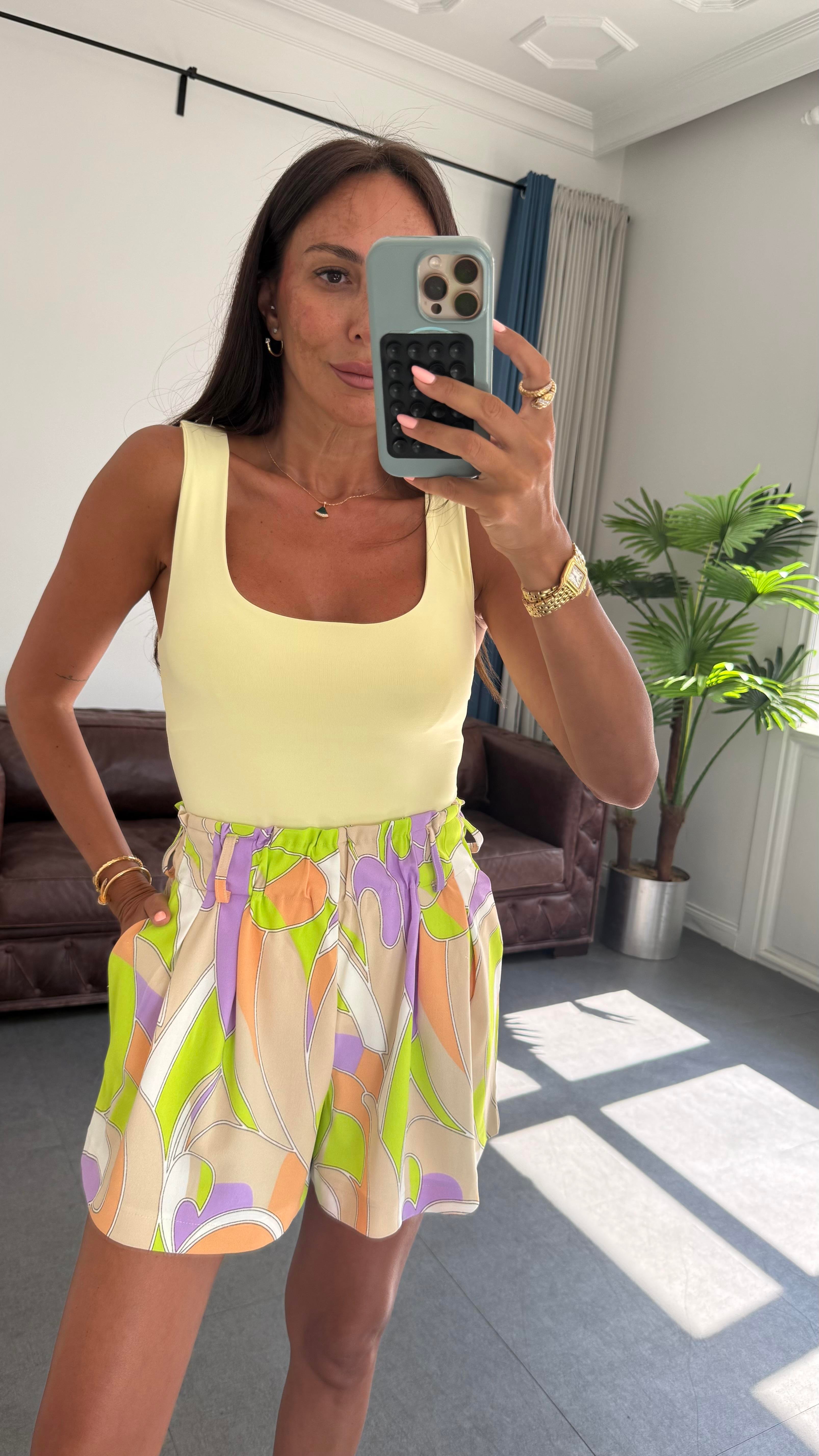 Sarı U Yakalı Bluz