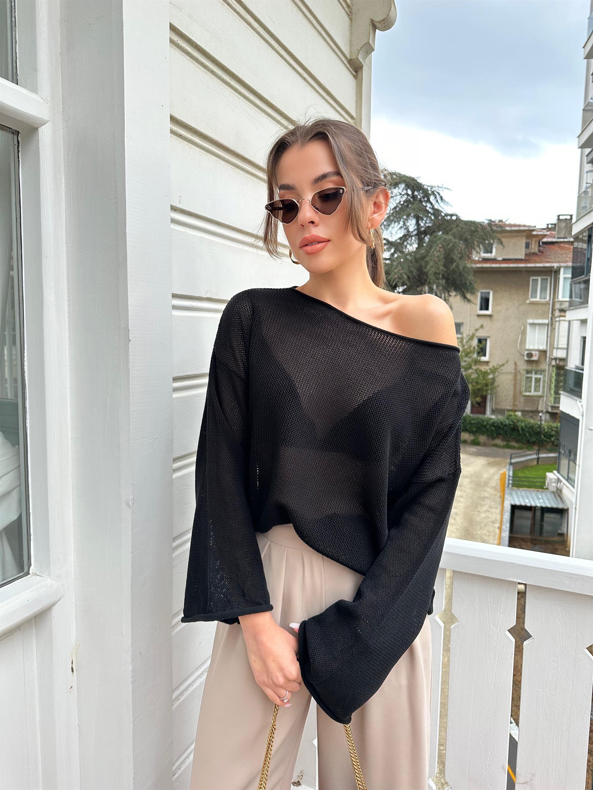 Siyah Ajurlu Lastikleri Sosisli Kazak