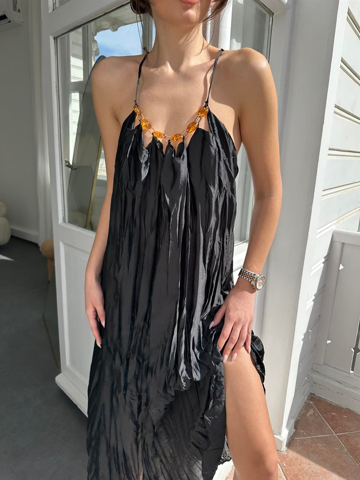 Siyah  Aksesuar Tasarımlı Elbise