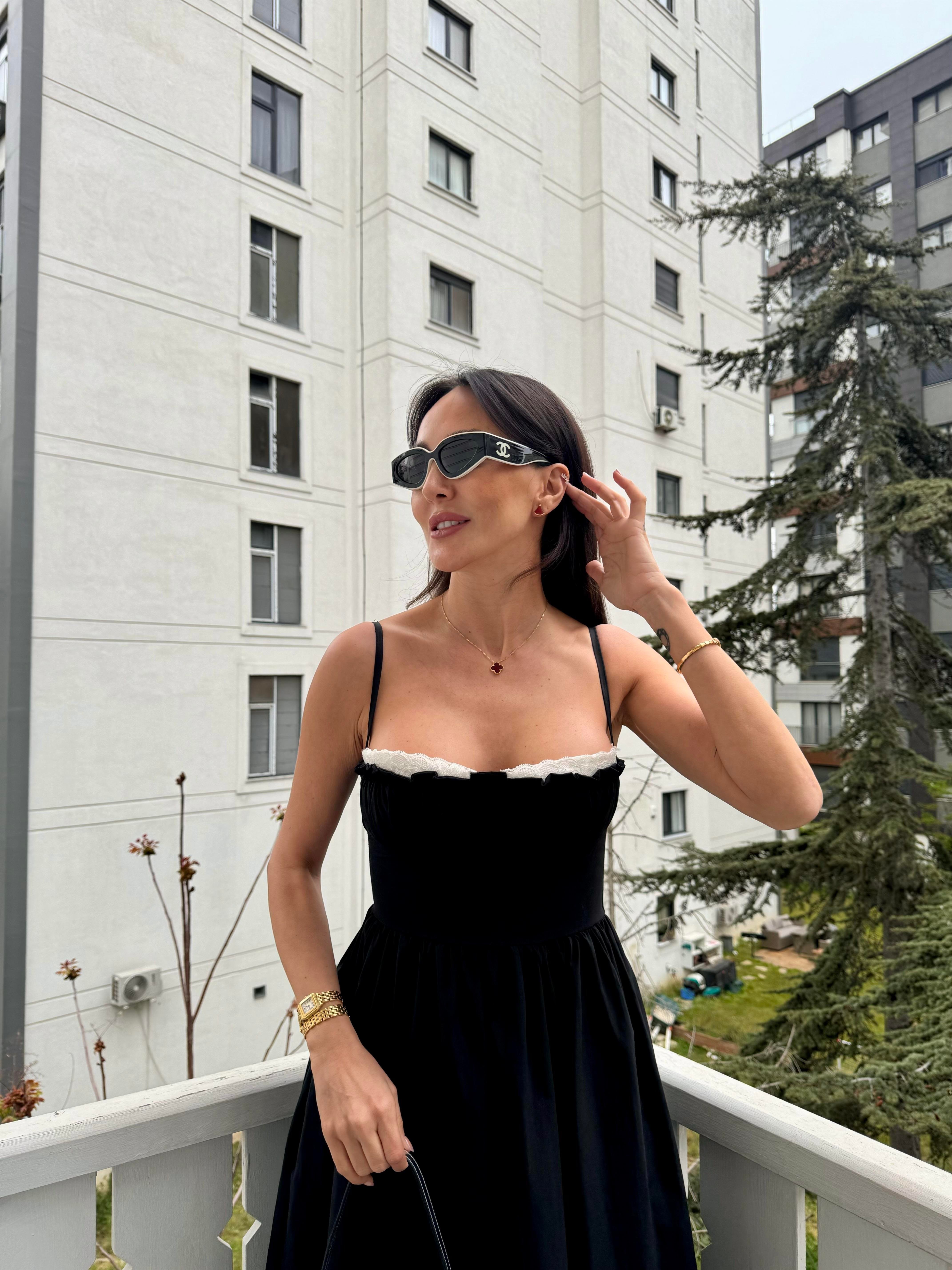 Siyah Askılı Cuplu Midi Elbise