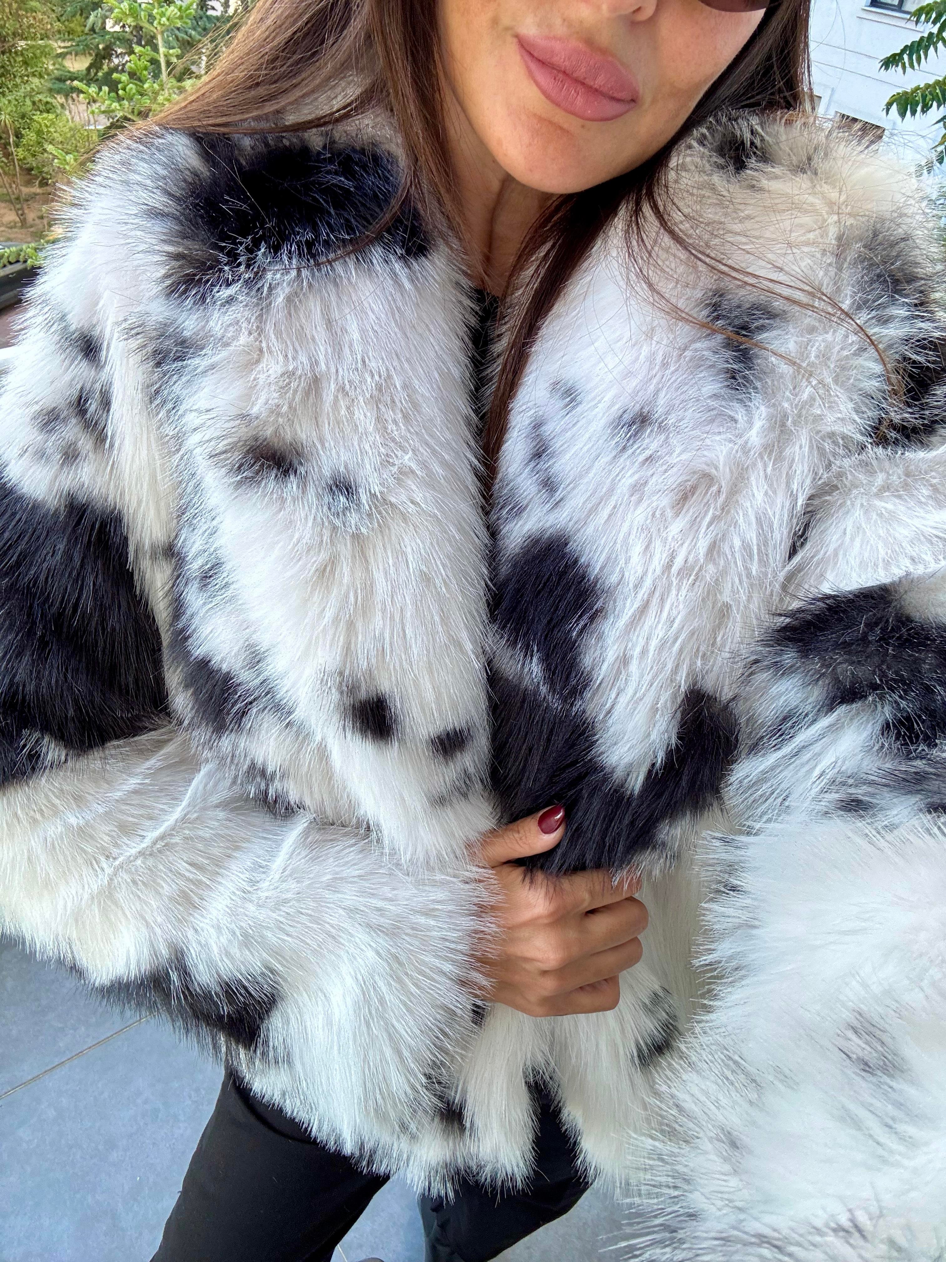 Siyah-Beyaz Desenli Kürk Ceket