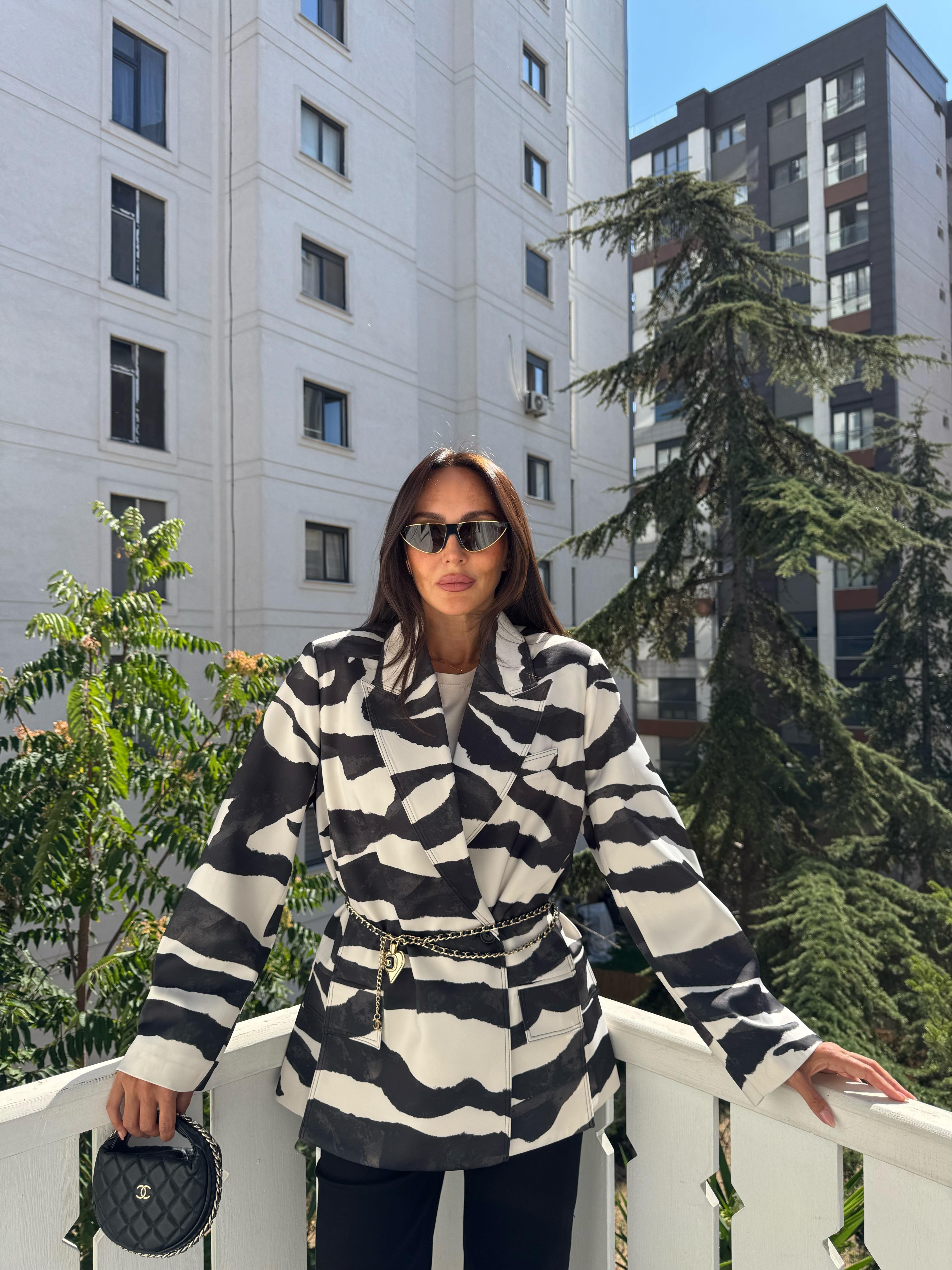 Siyah-Beyaz Zebra Desen Ceket