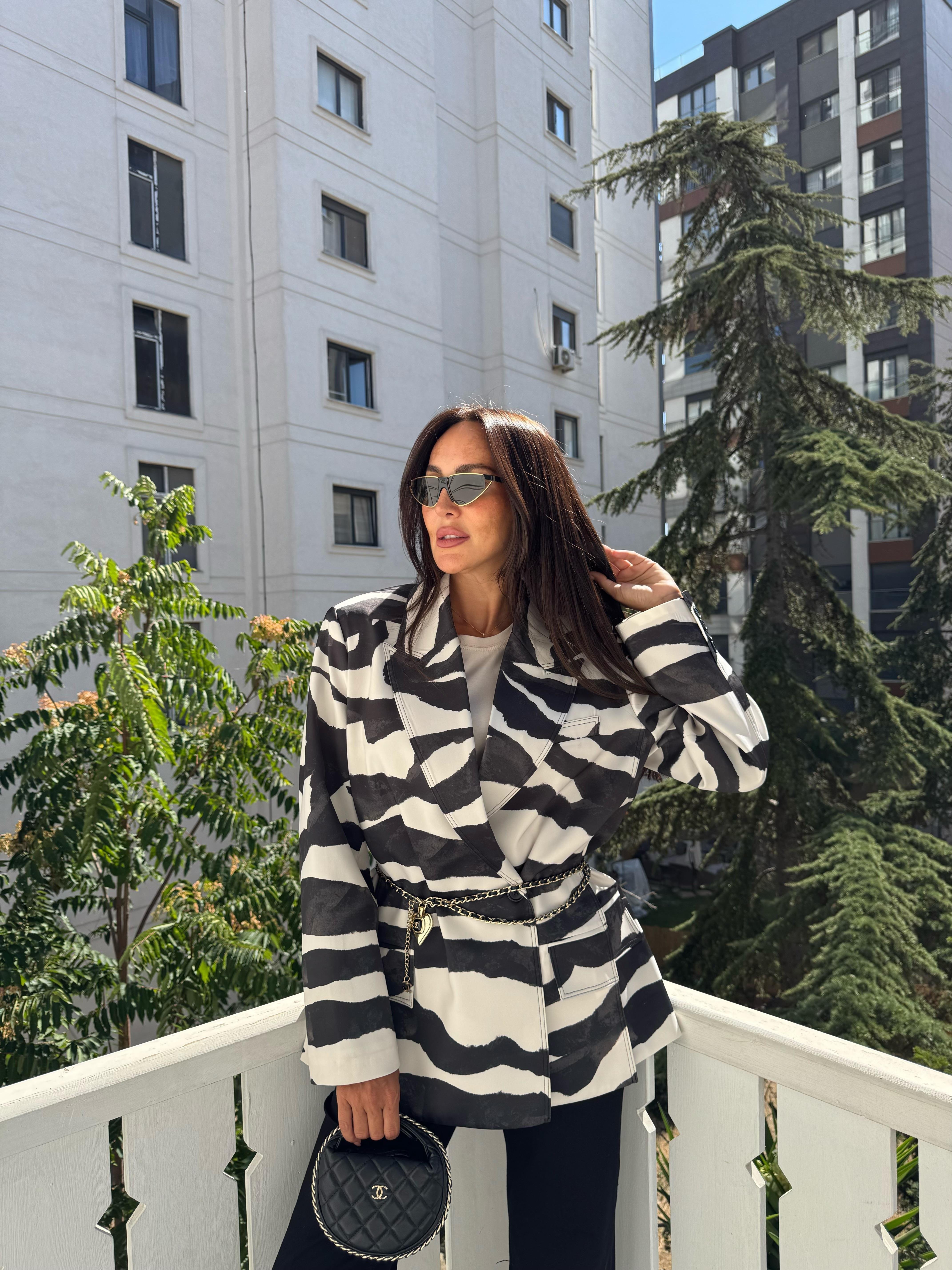 Siyah-Beyaz Zebra Desen Ceket