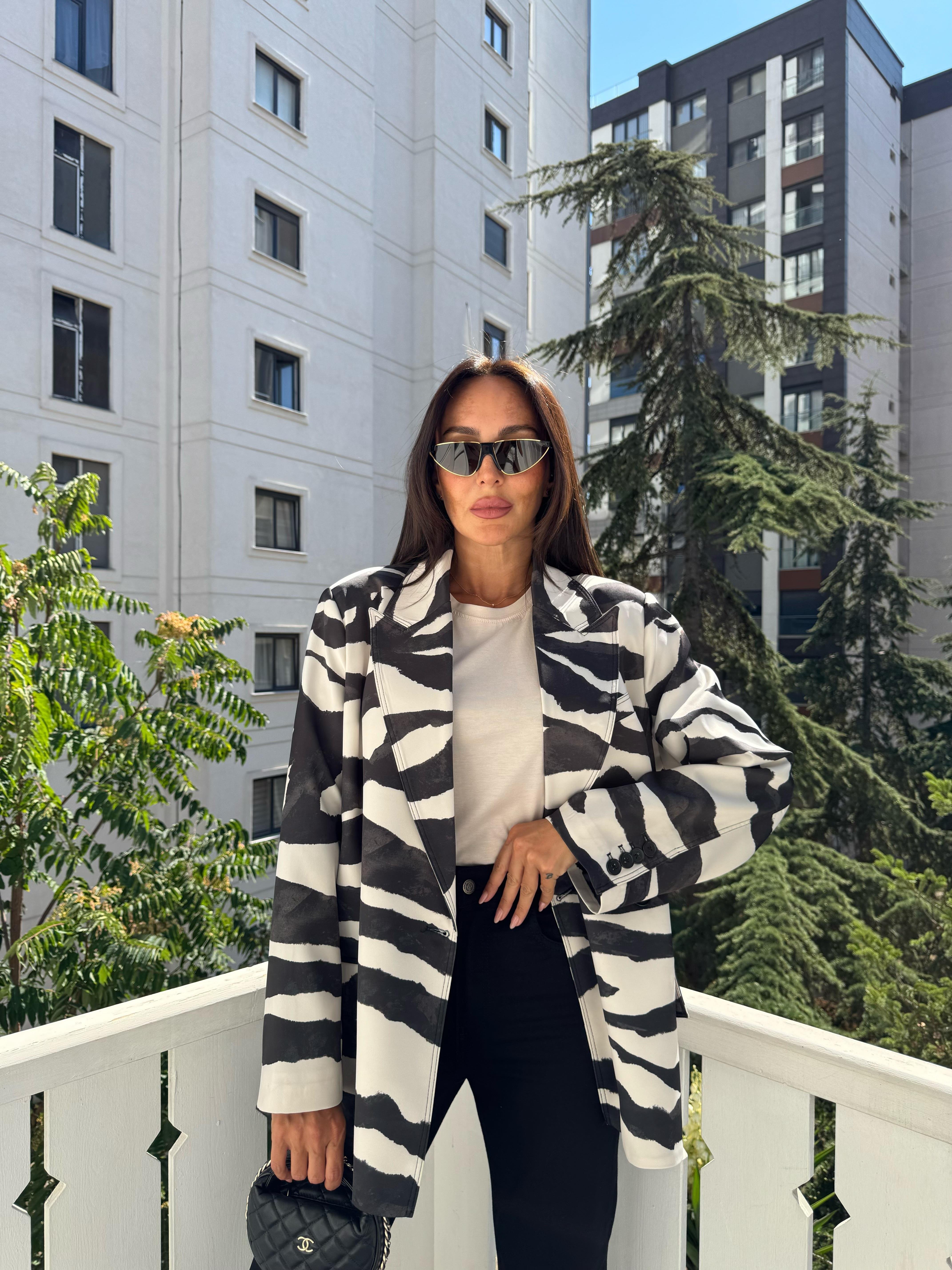 Siyah-Beyaz Zebra Desen Ceket