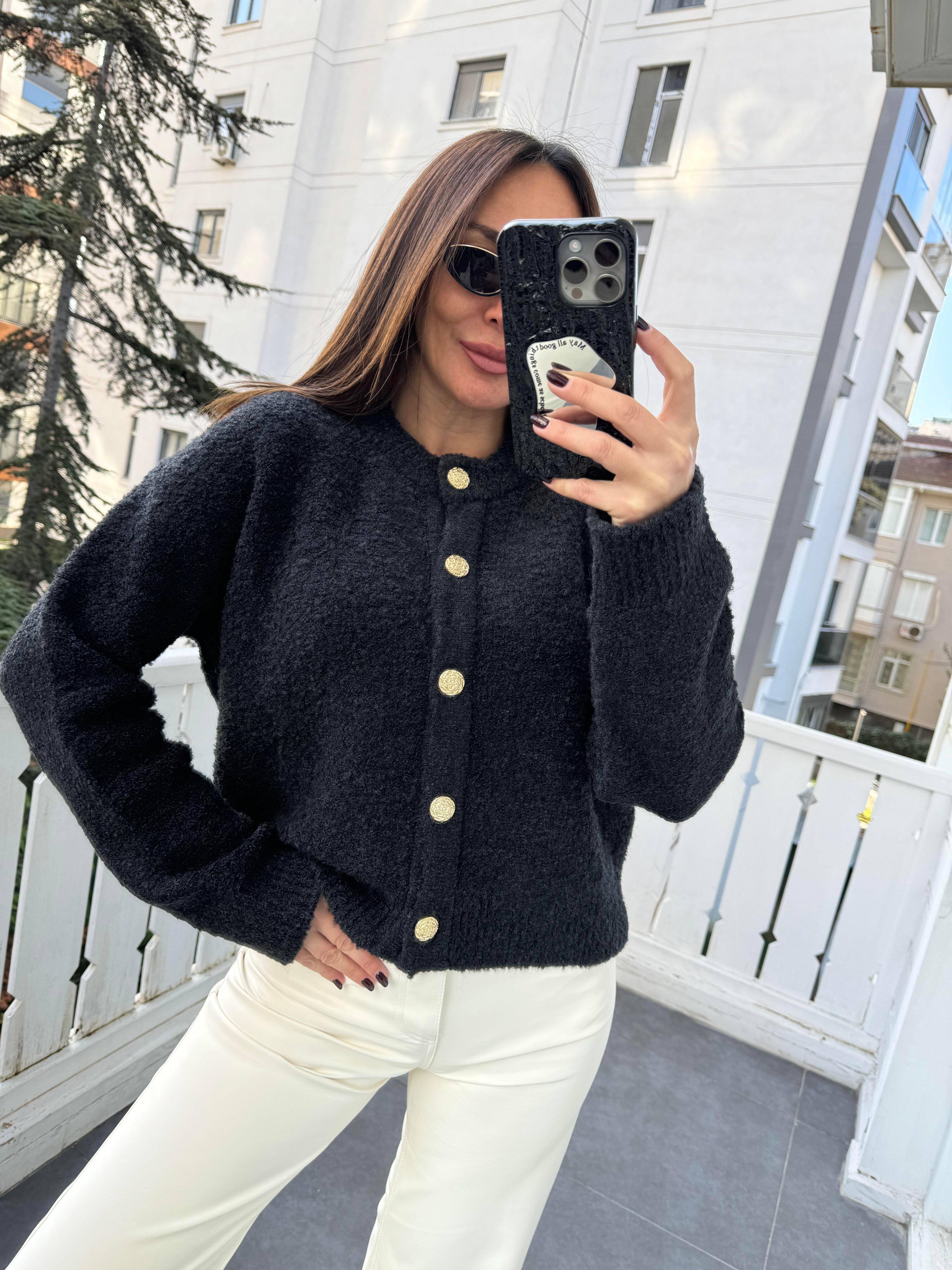 Siyah Bisiklet Yaka Düğmeli Buklet Triko Hırka