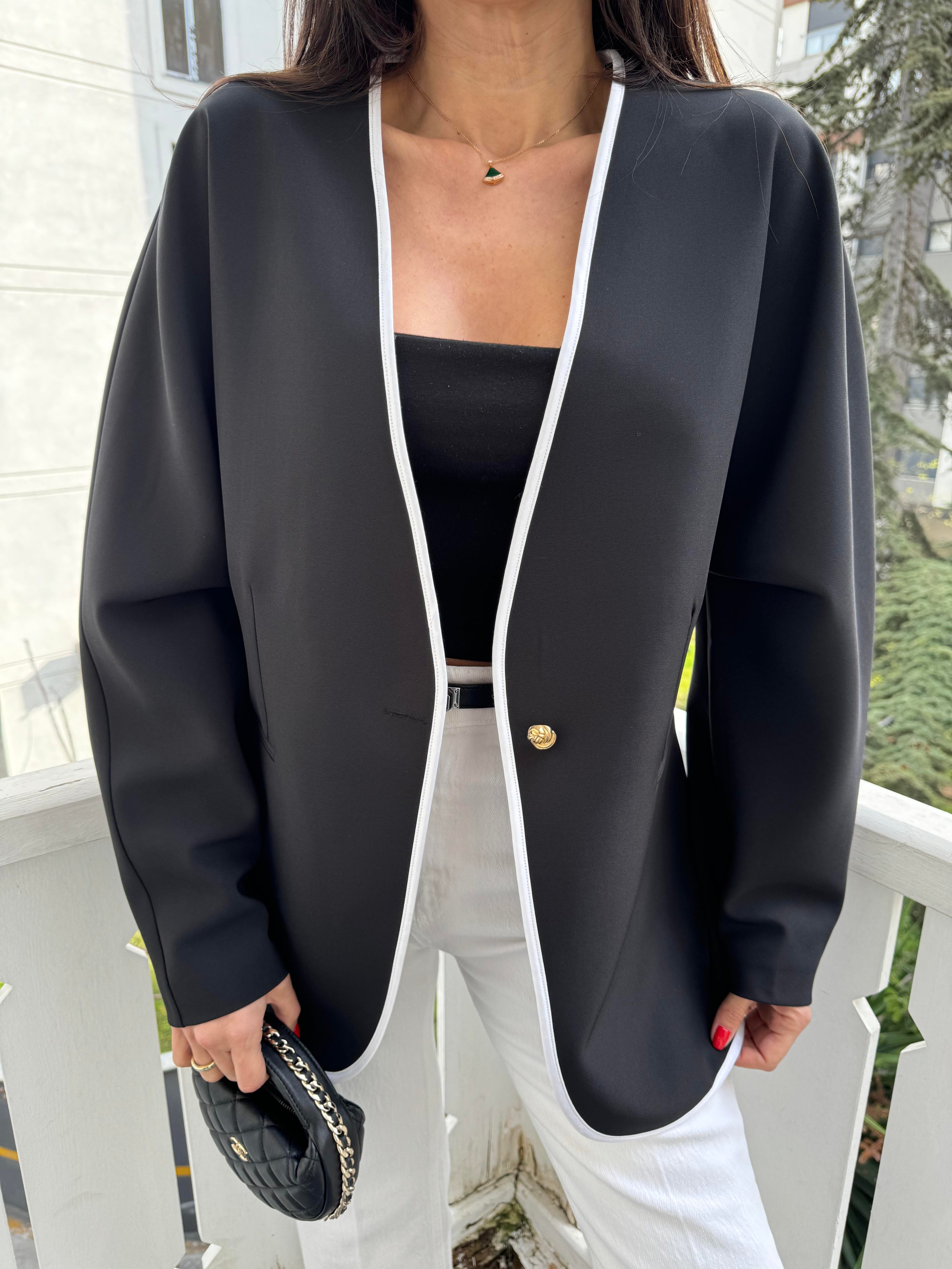 Siyah Biyeli Roma Ceket